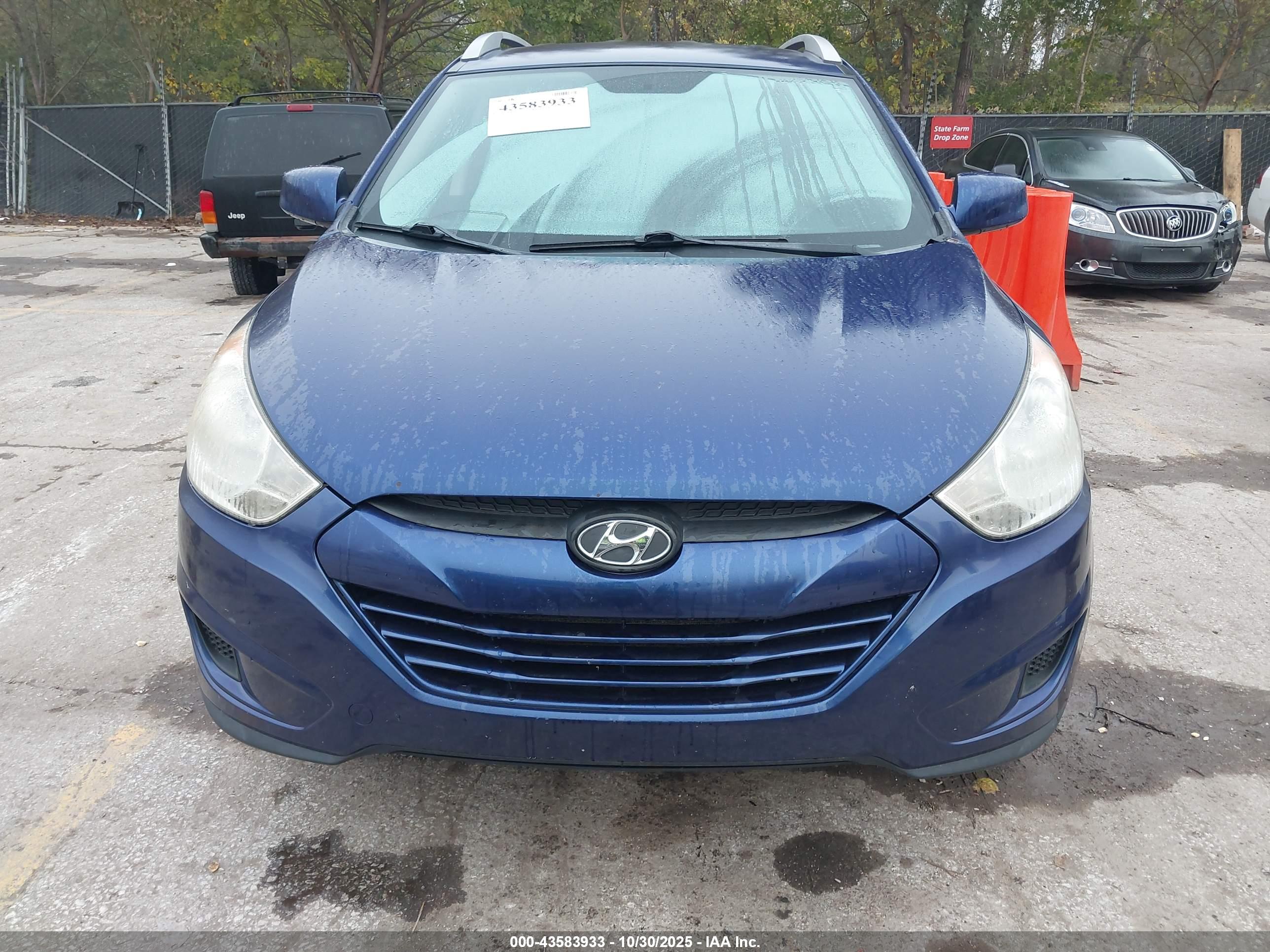 HYUNDAI TUCSON image 6