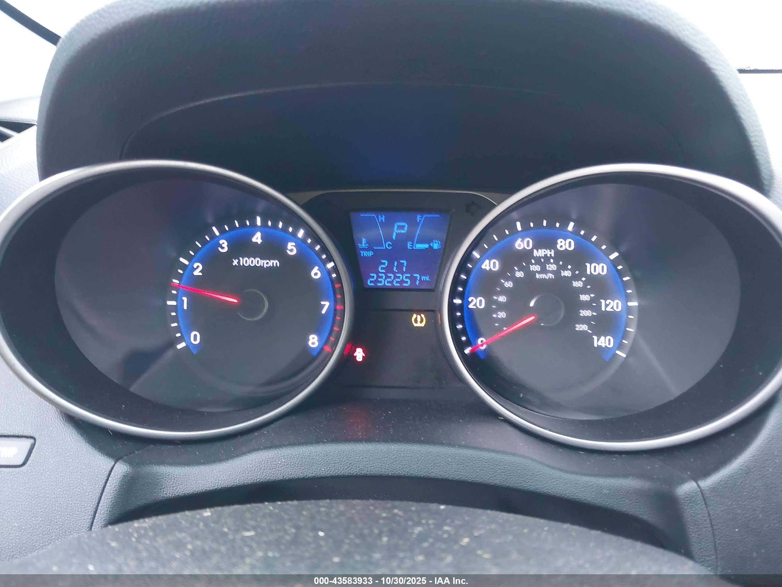 HYUNDAI TUCSON image 7