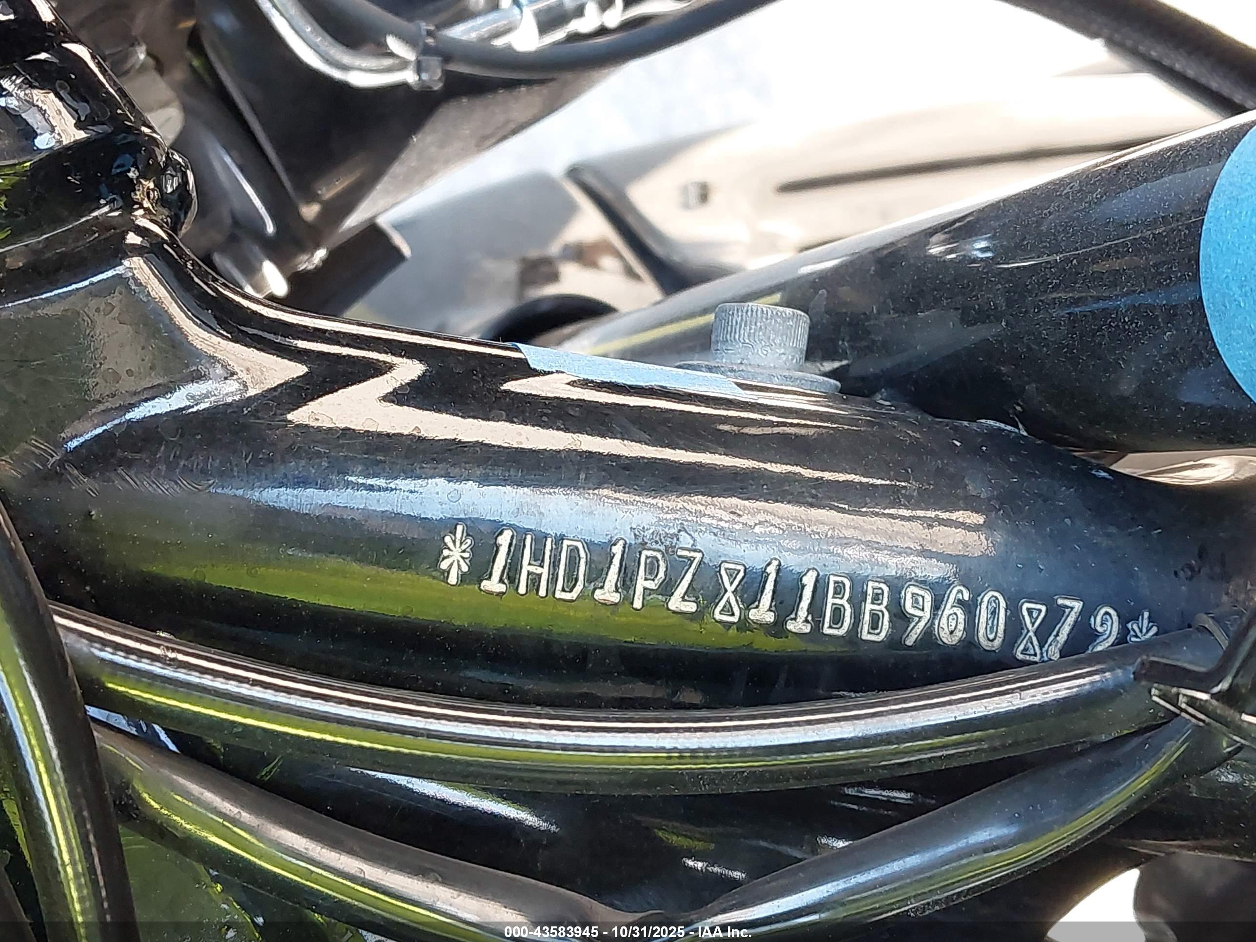 HARLEY-DAVIDSON FLHXSE2 image 10