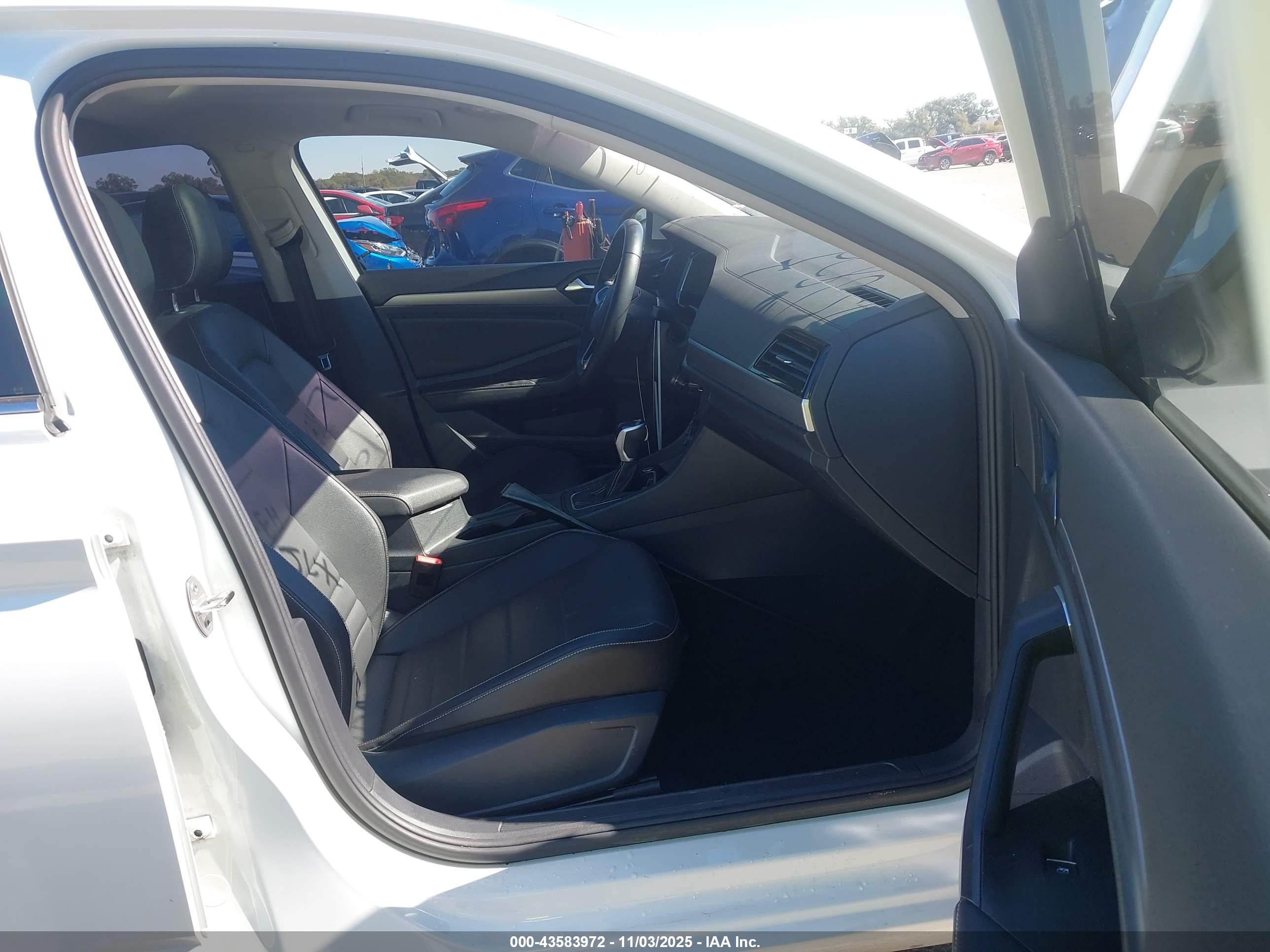 VOLKSWAGEN JETTA image 5
