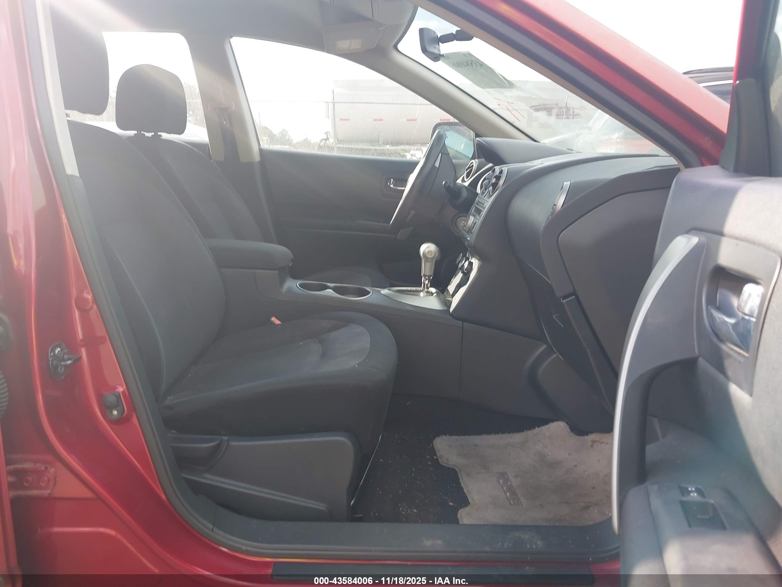 NISSAN ROGUE image 5