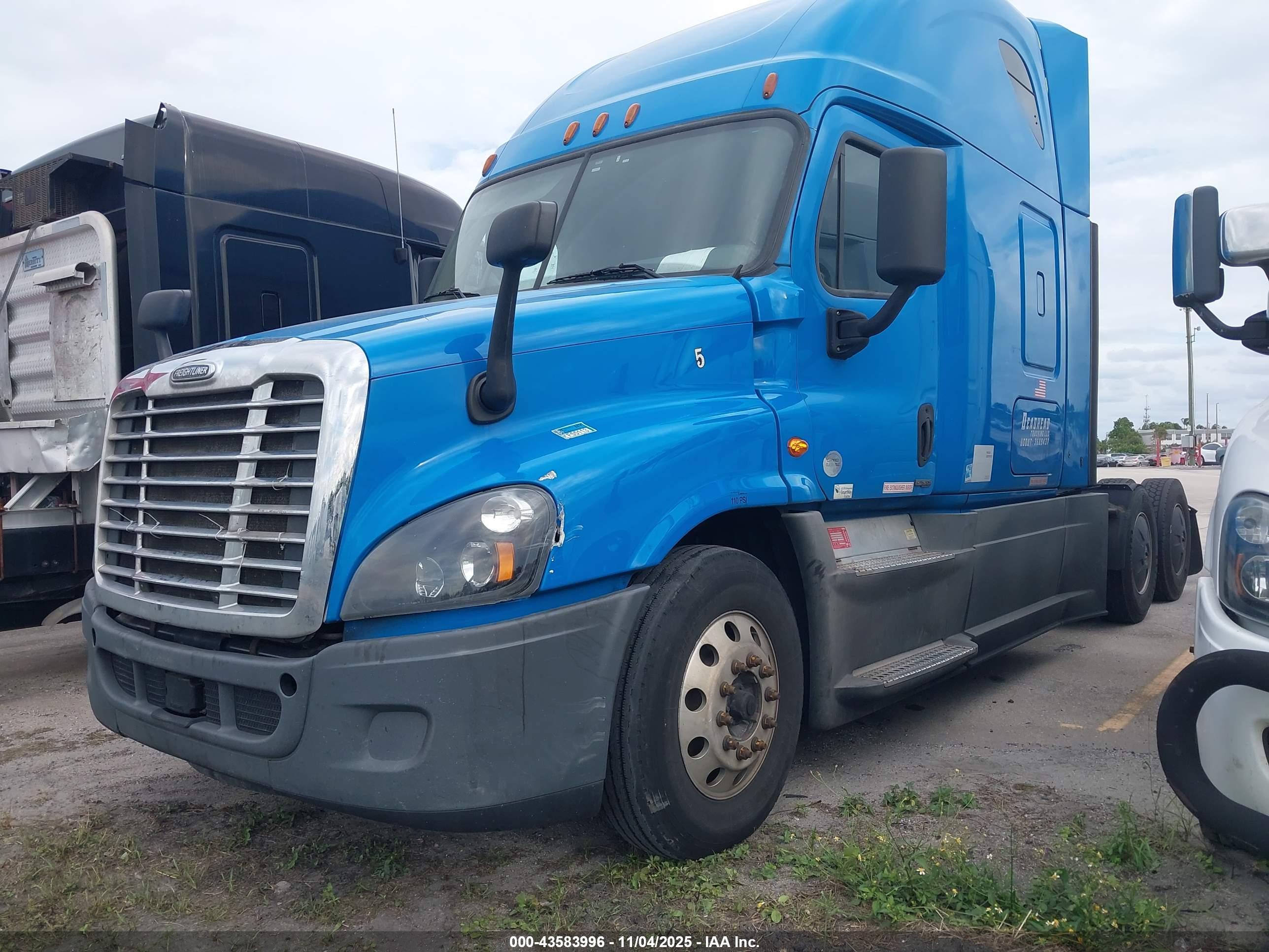 FREIGHTLINER CASCADIA image 2