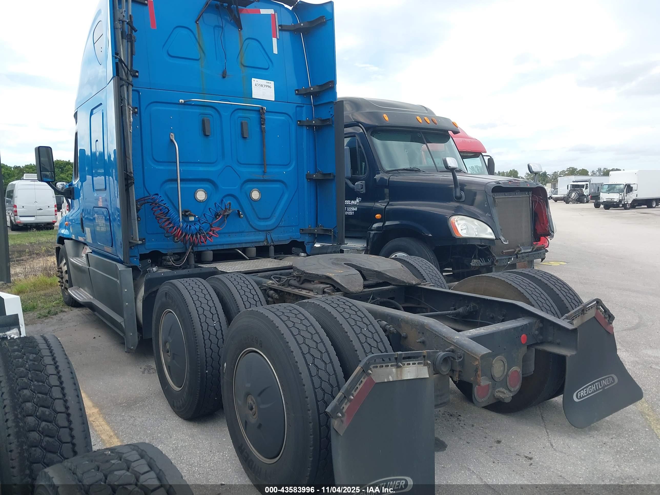 FREIGHTLINER CASCADIA image 3
