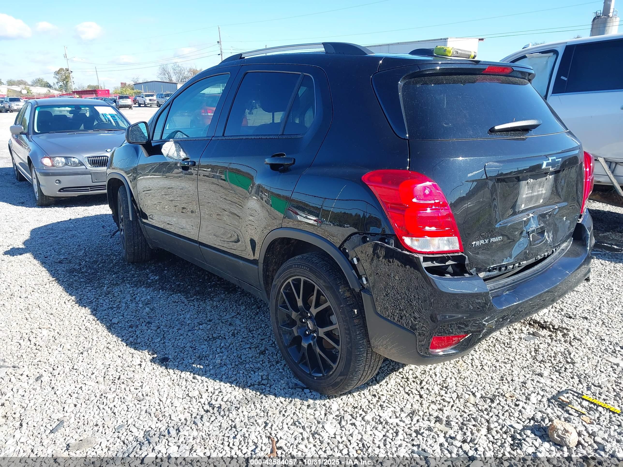CHEVROLET TRAX image 3