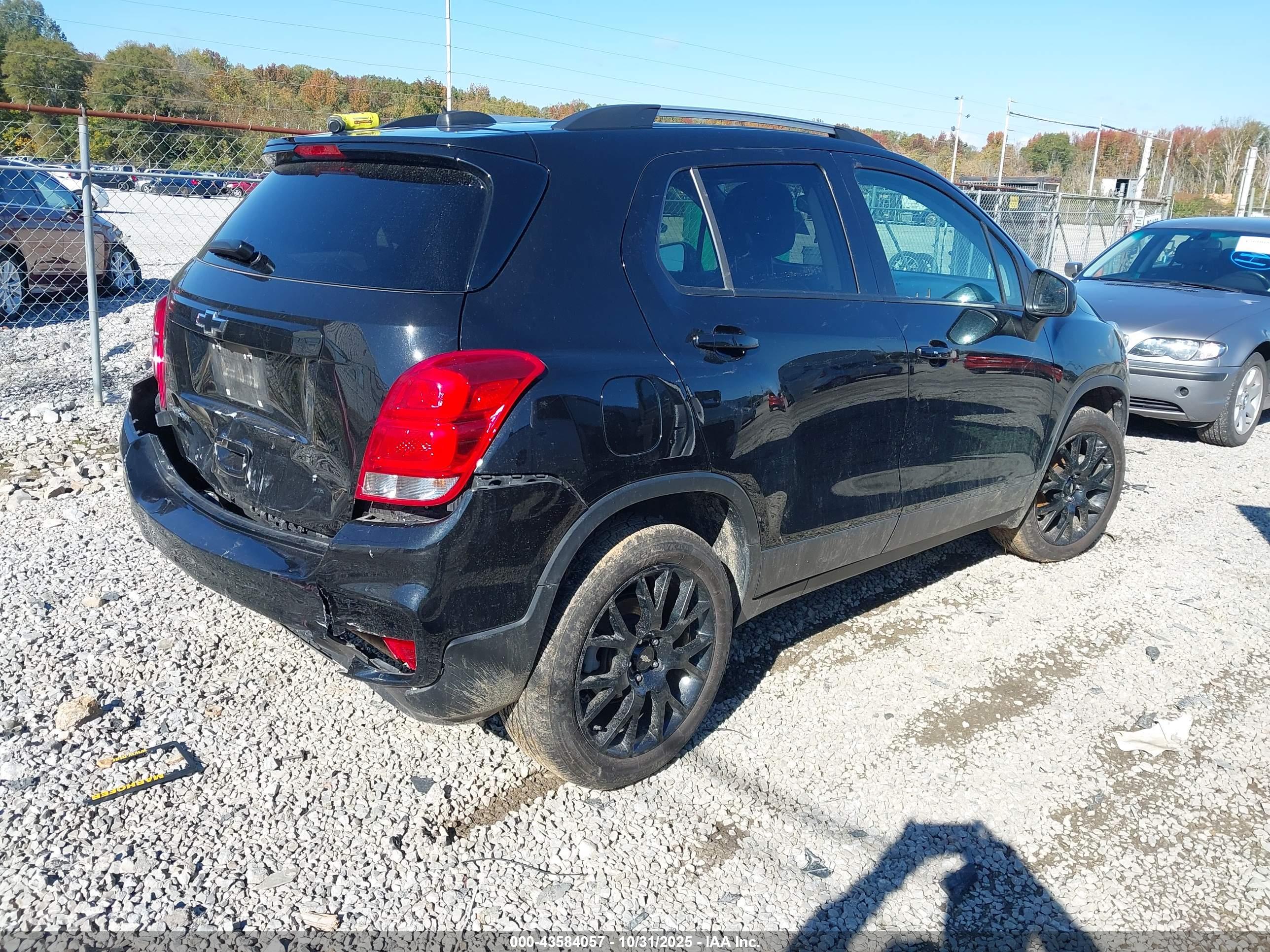 CHEVROLET TRAX image 4