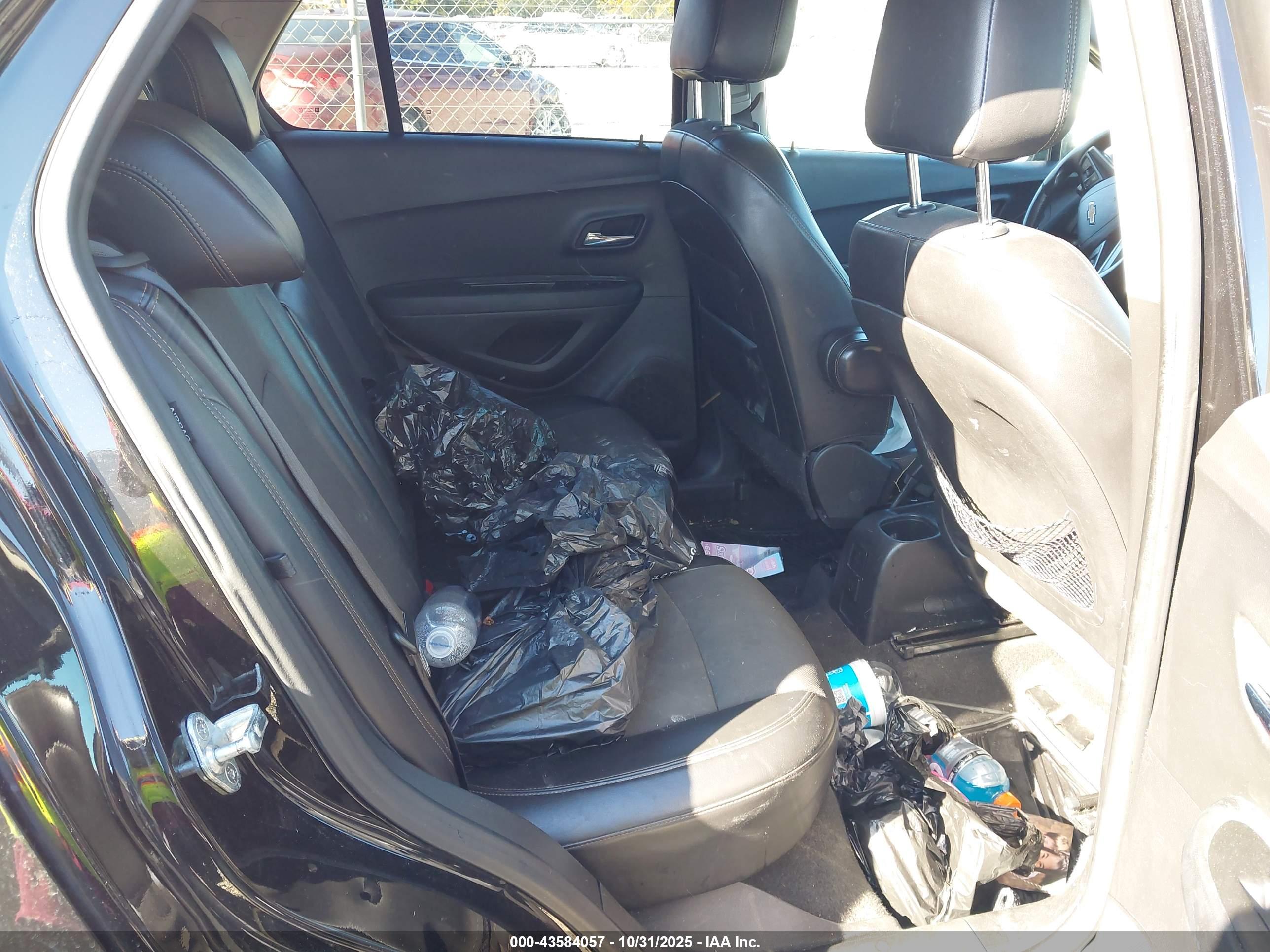 CHEVROLET TRAX image 8