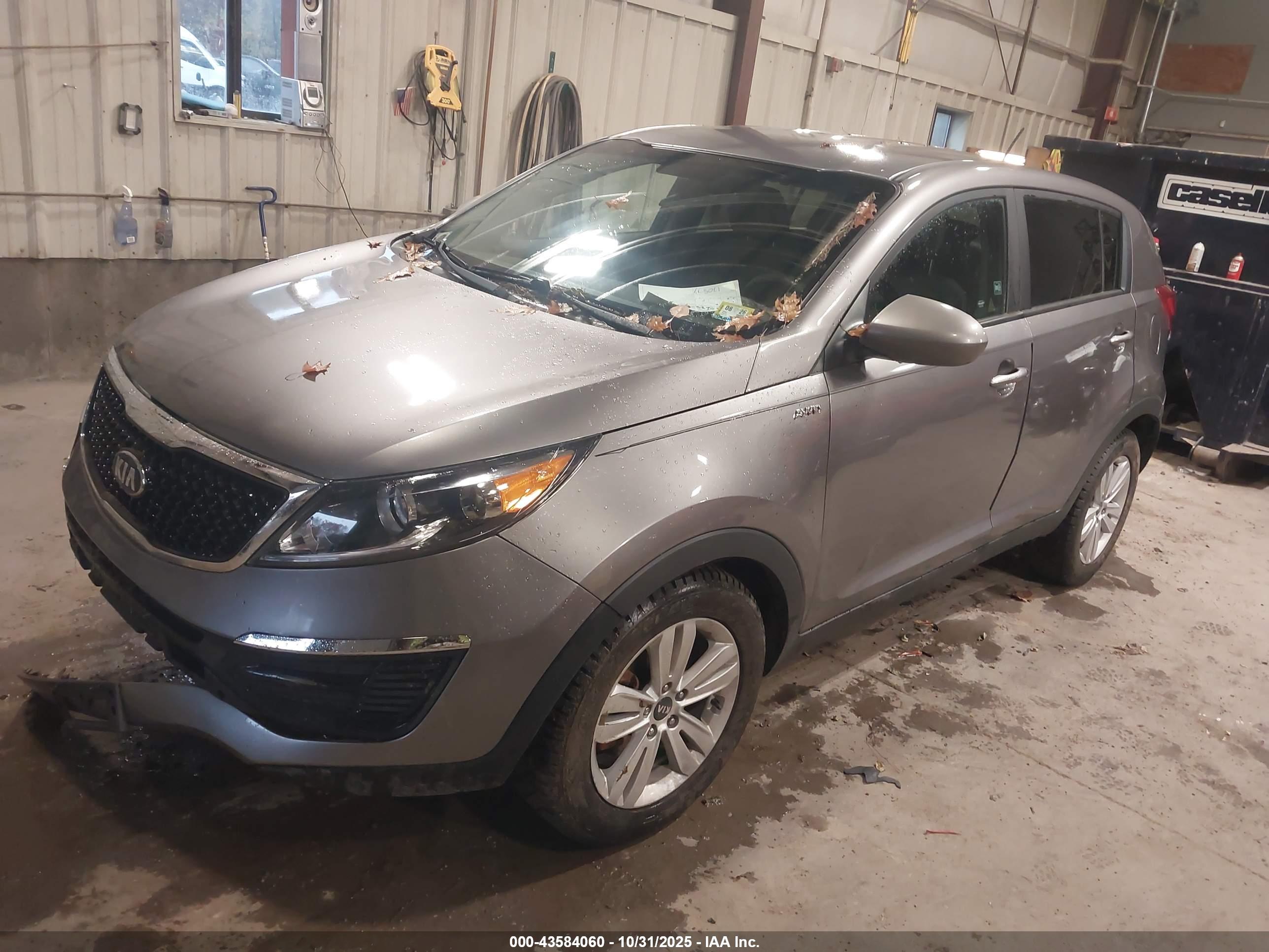 KIA SPORTAGE image 2