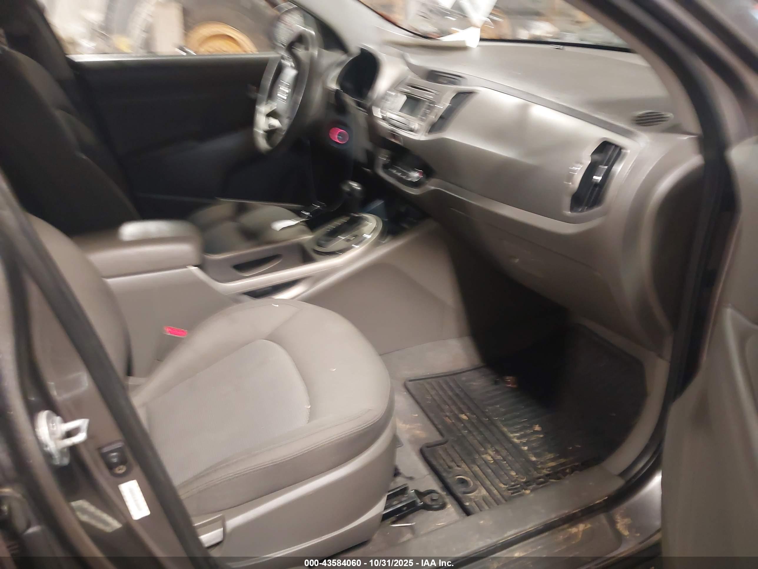 KIA SPORTAGE image 5