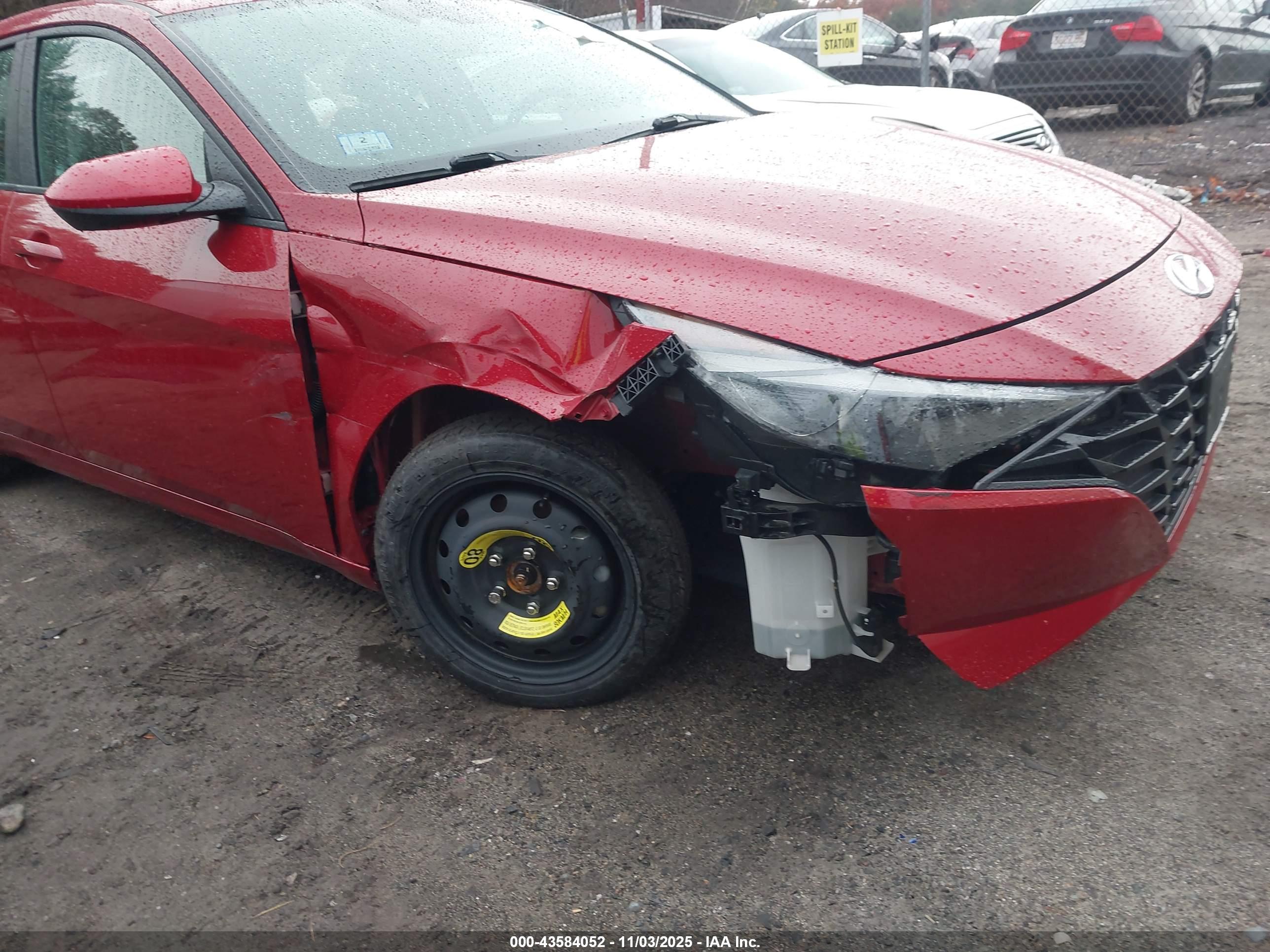 HYUNDAI ELANTRA image 6