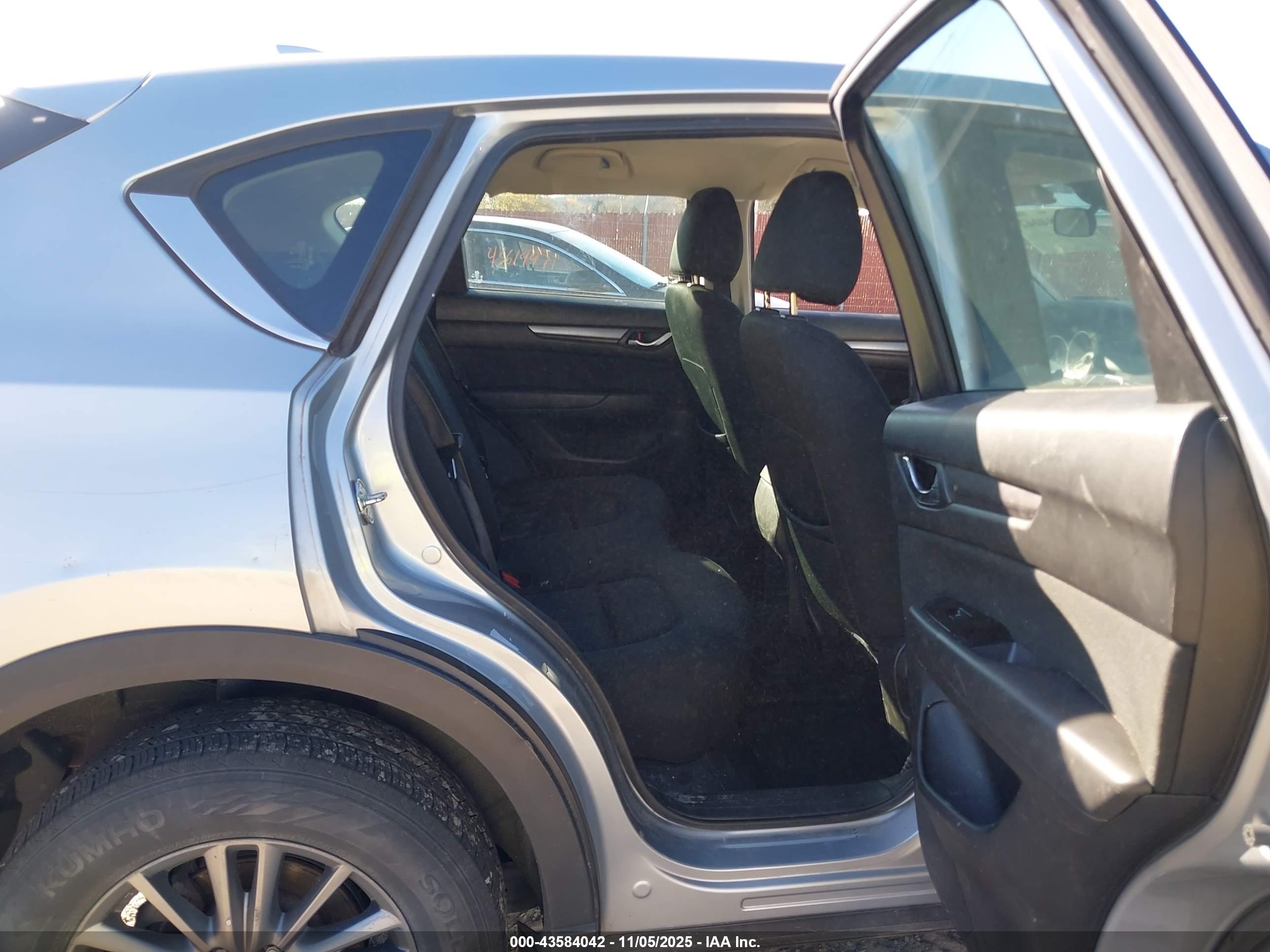 MAZDA CX-5 image 8