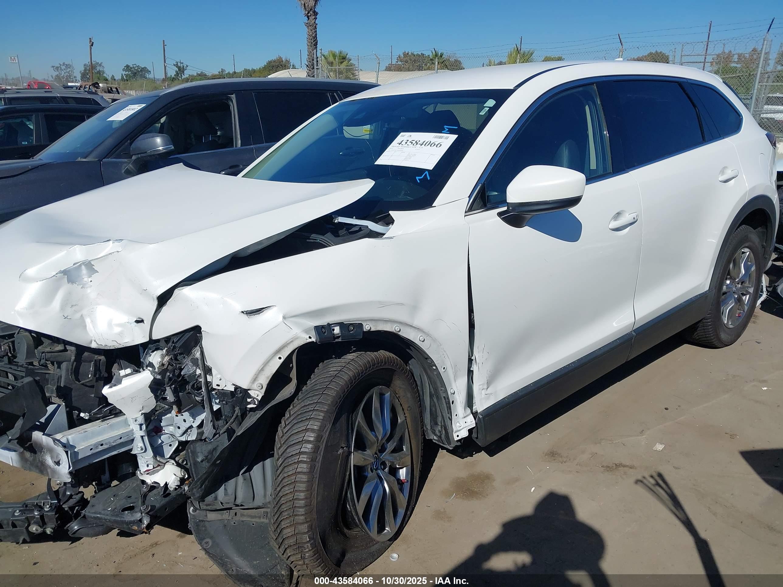 MAZDA CX-9 image 2