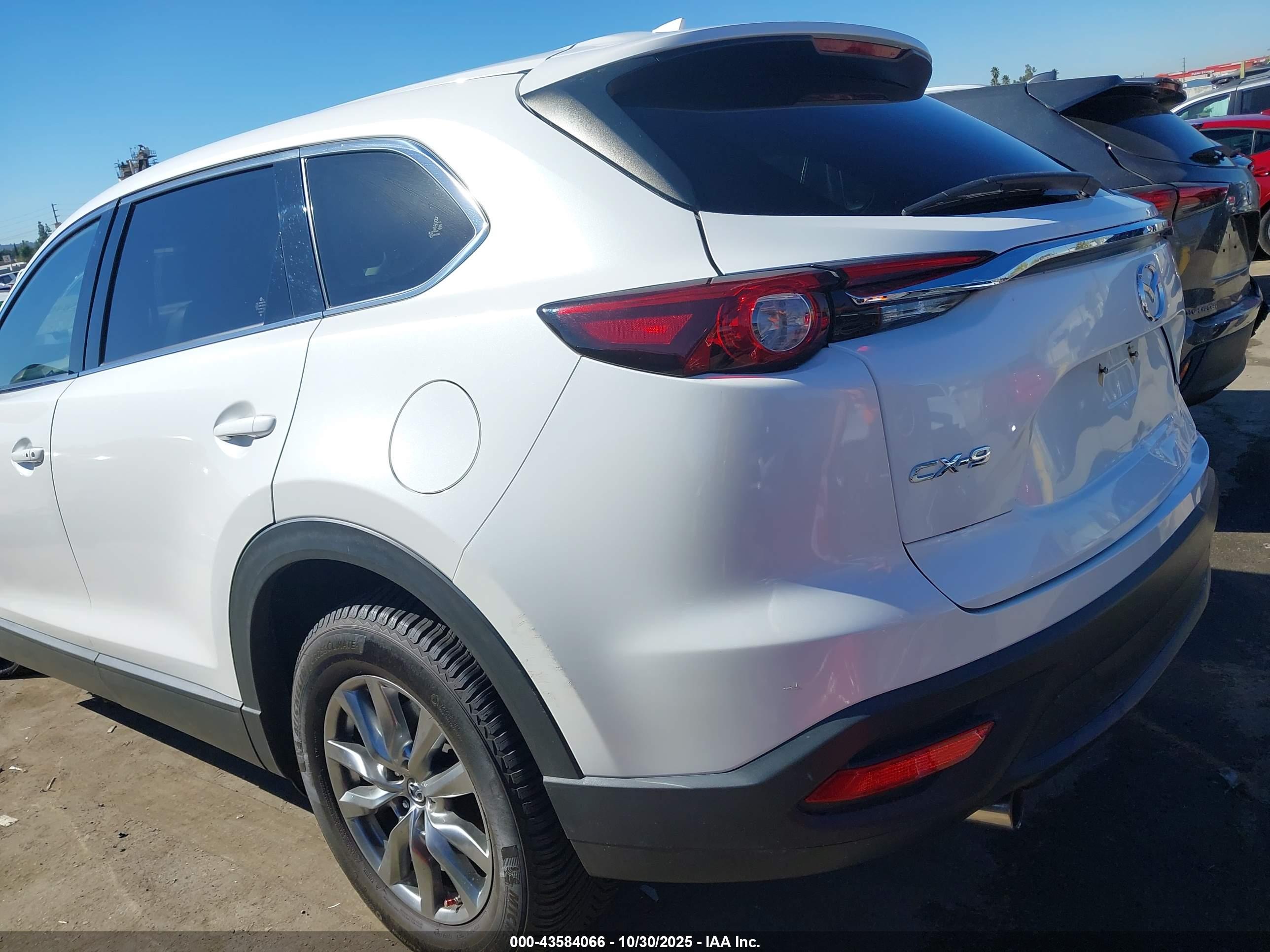 MAZDA CX-9 image 3