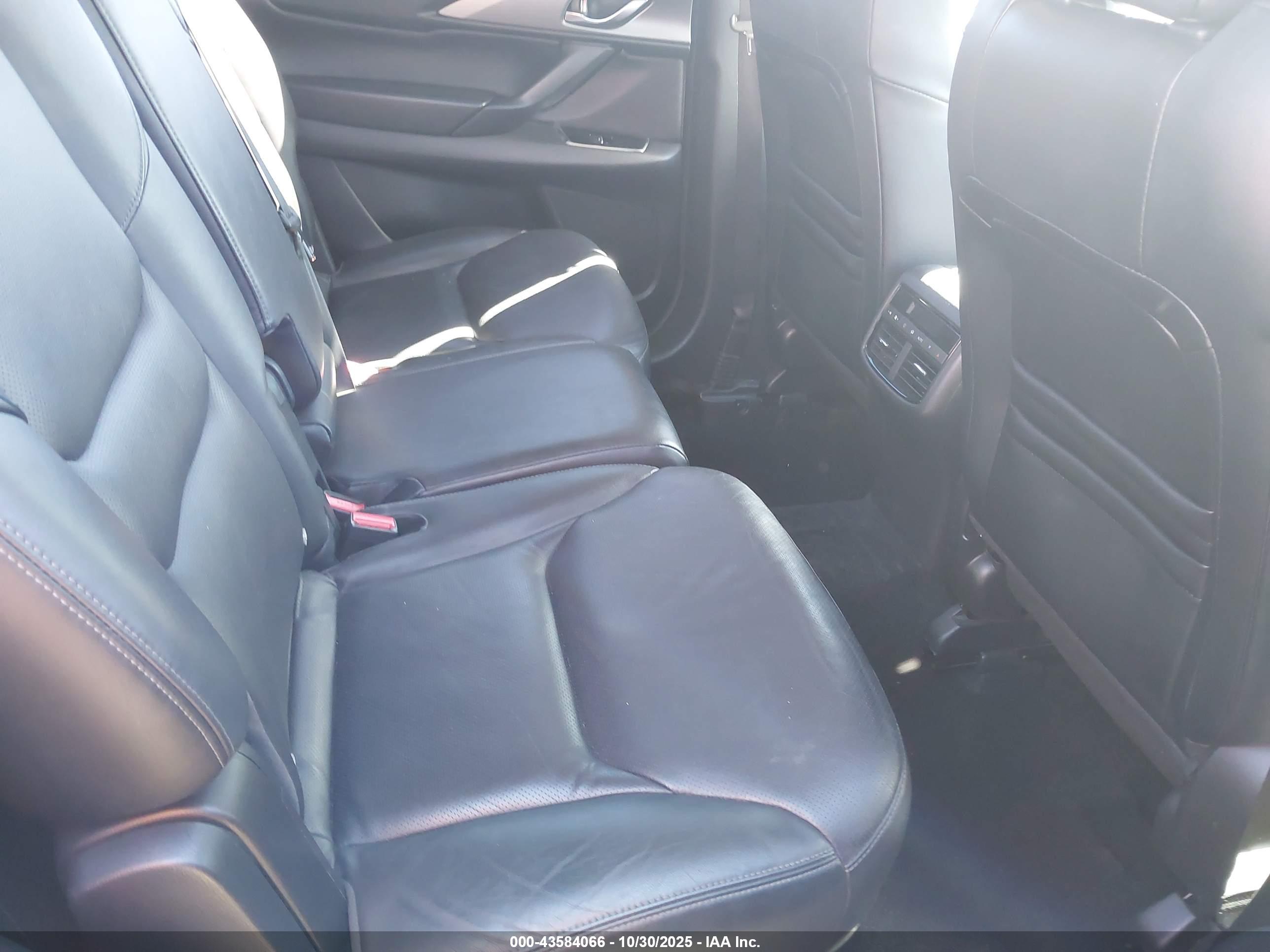 MAZDA CX-9 image 8