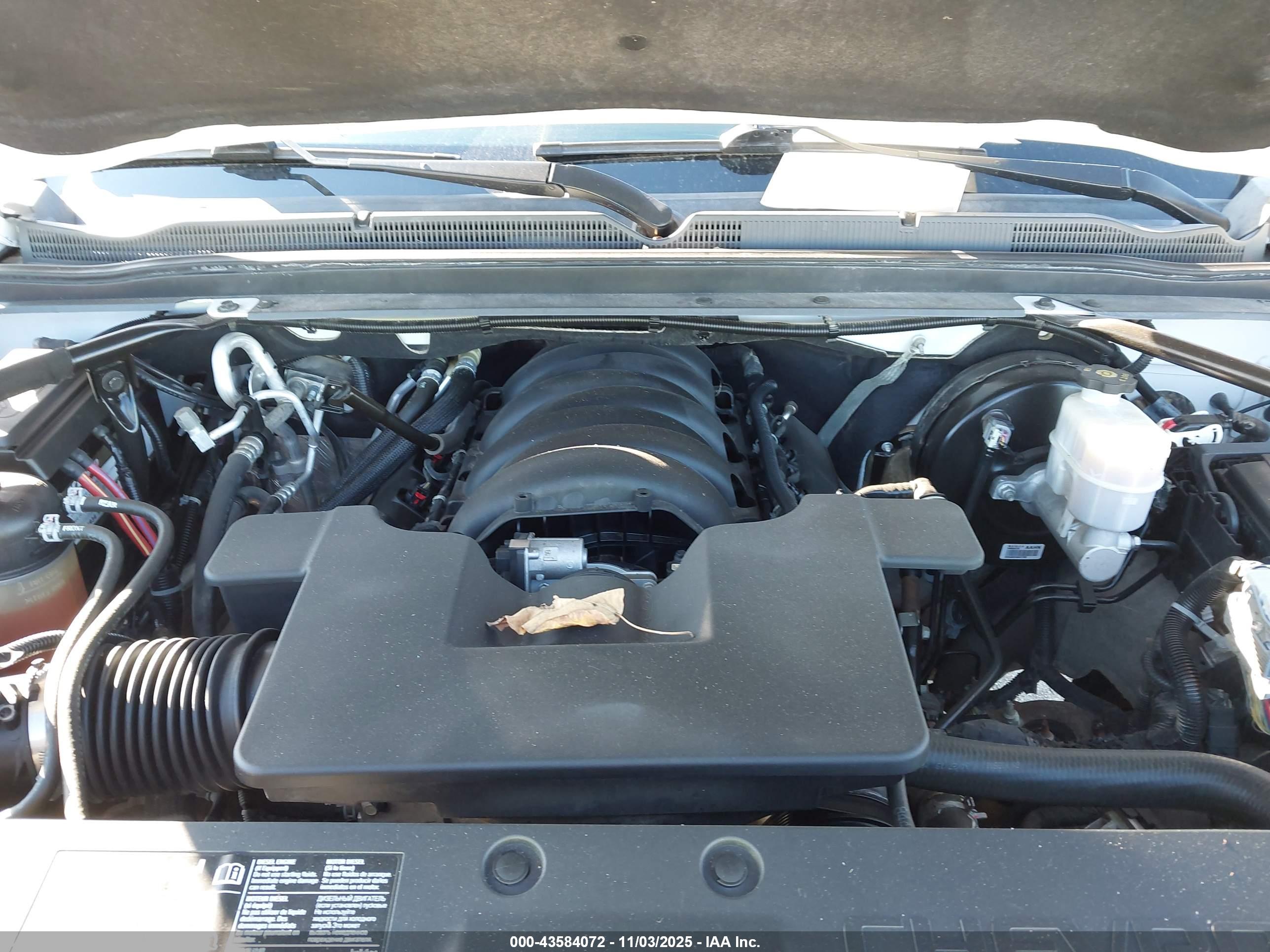 CHEVROLET SUBURBAN image 10