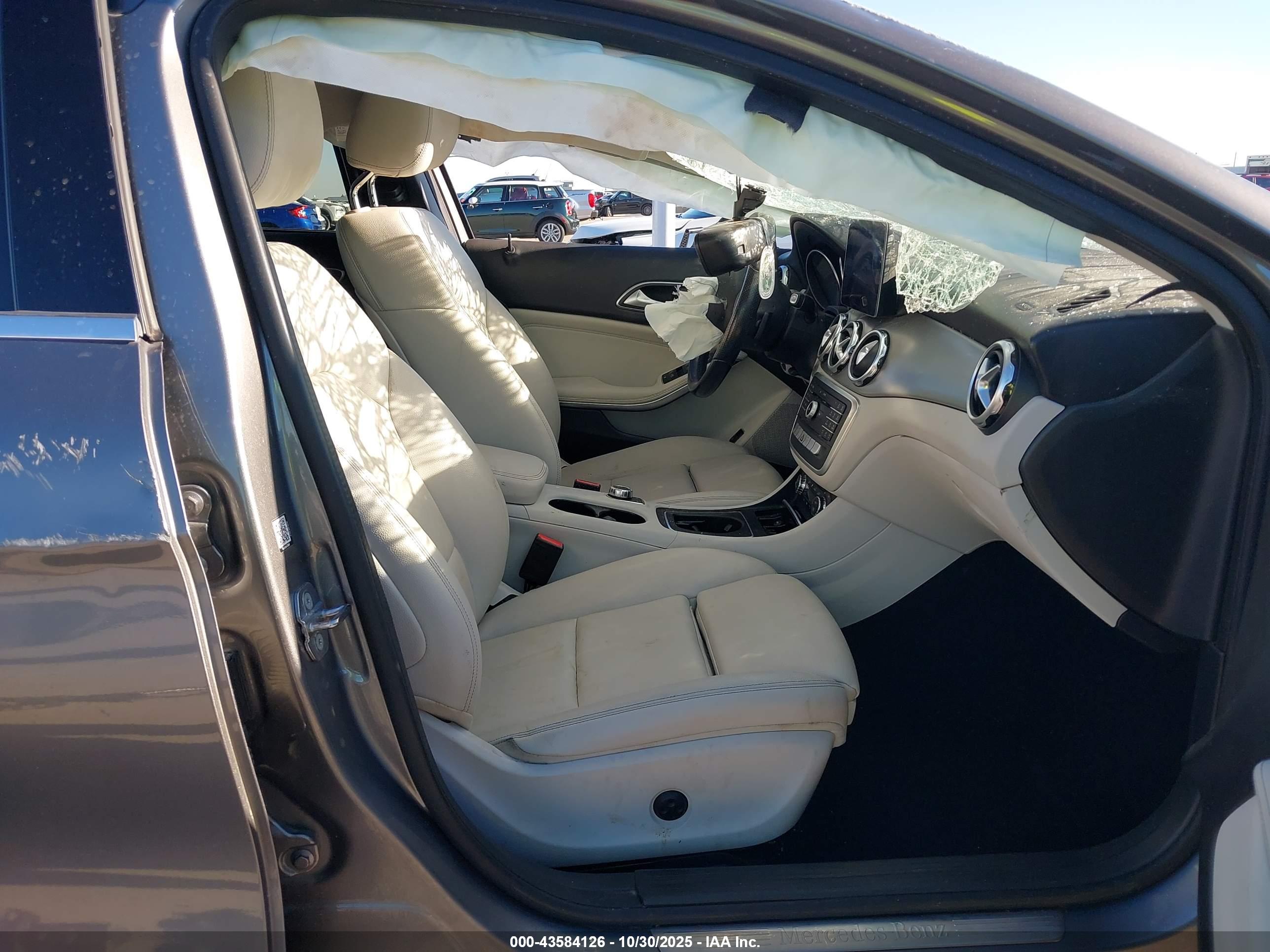 MERCEDES-BENZ GLA image 5