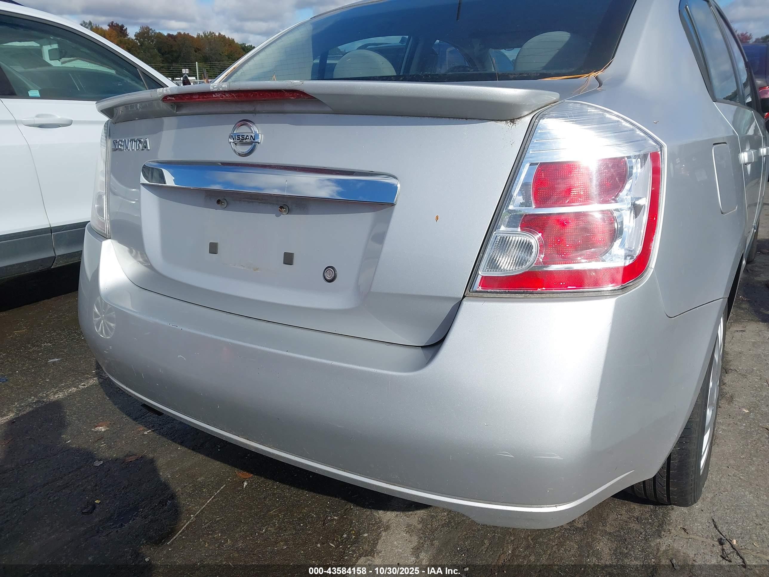 NISSAN SENTRA image 6