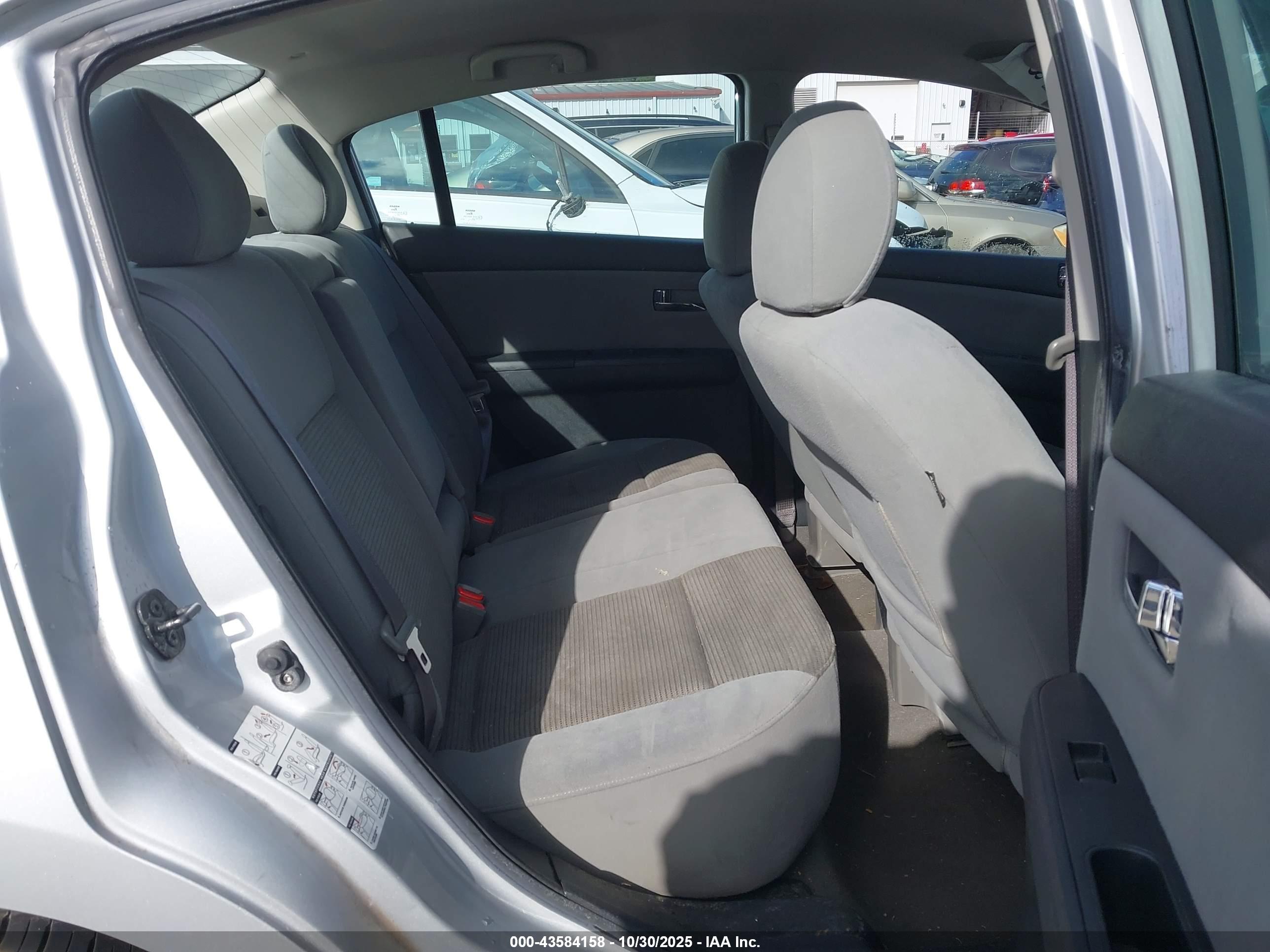 NISSAN SENTRA image 8
