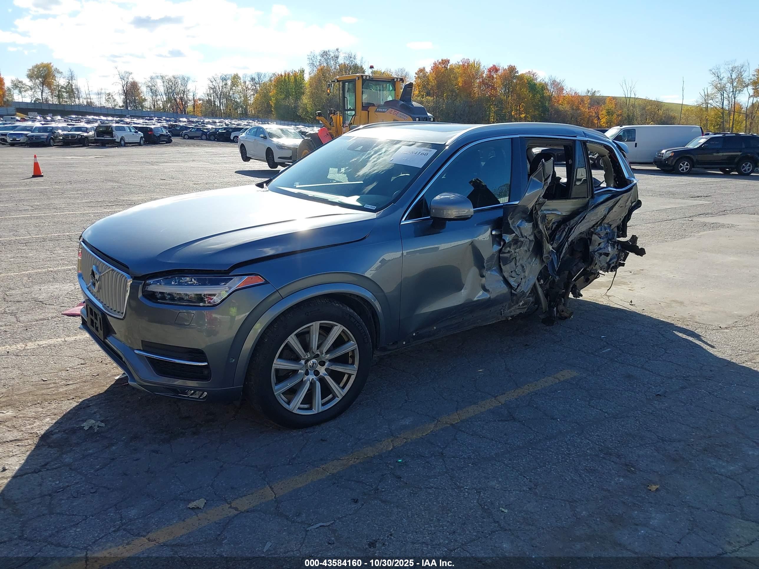 VOLVO XC90 image 2