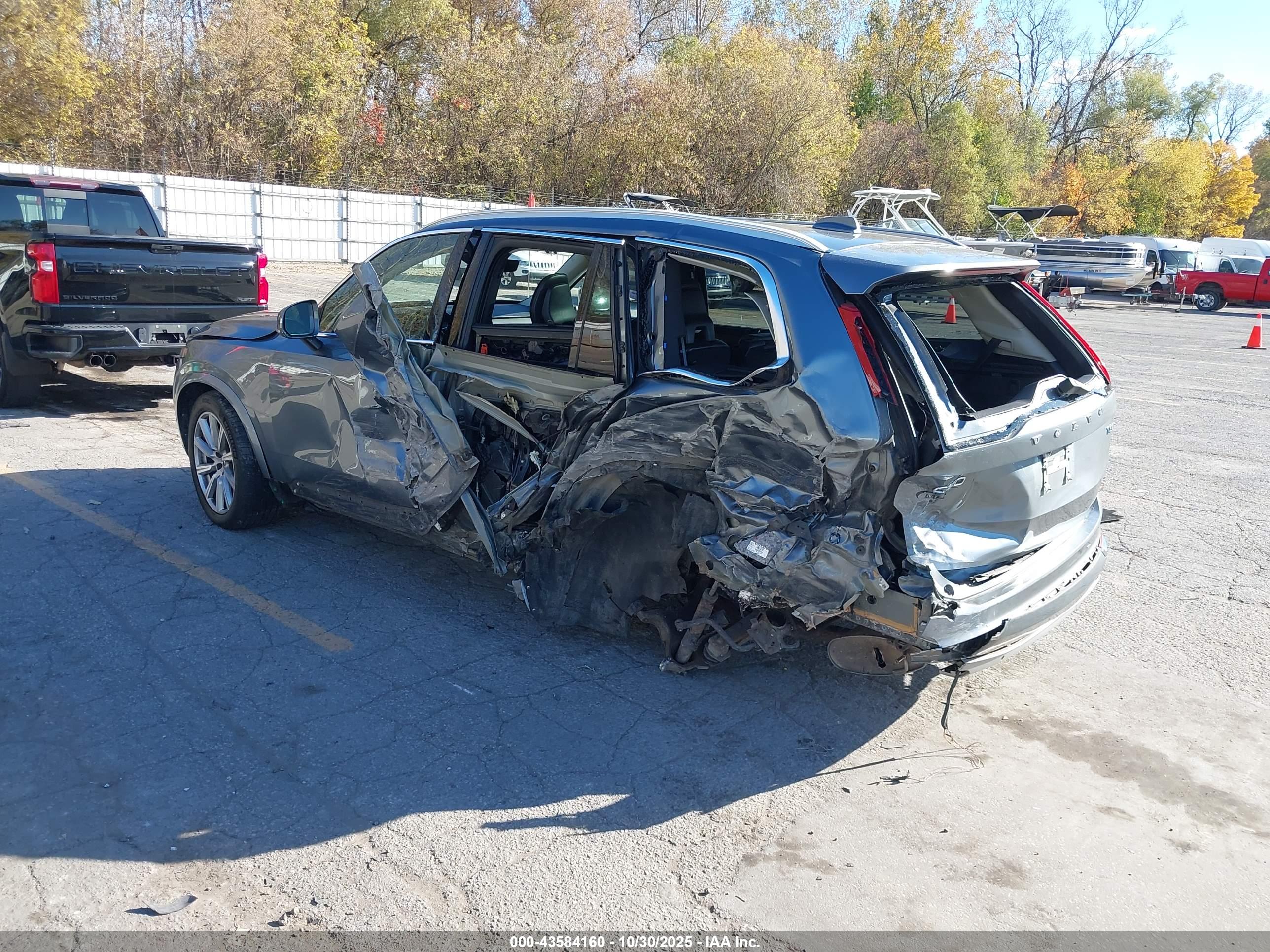 VOLVO XC90 image 3