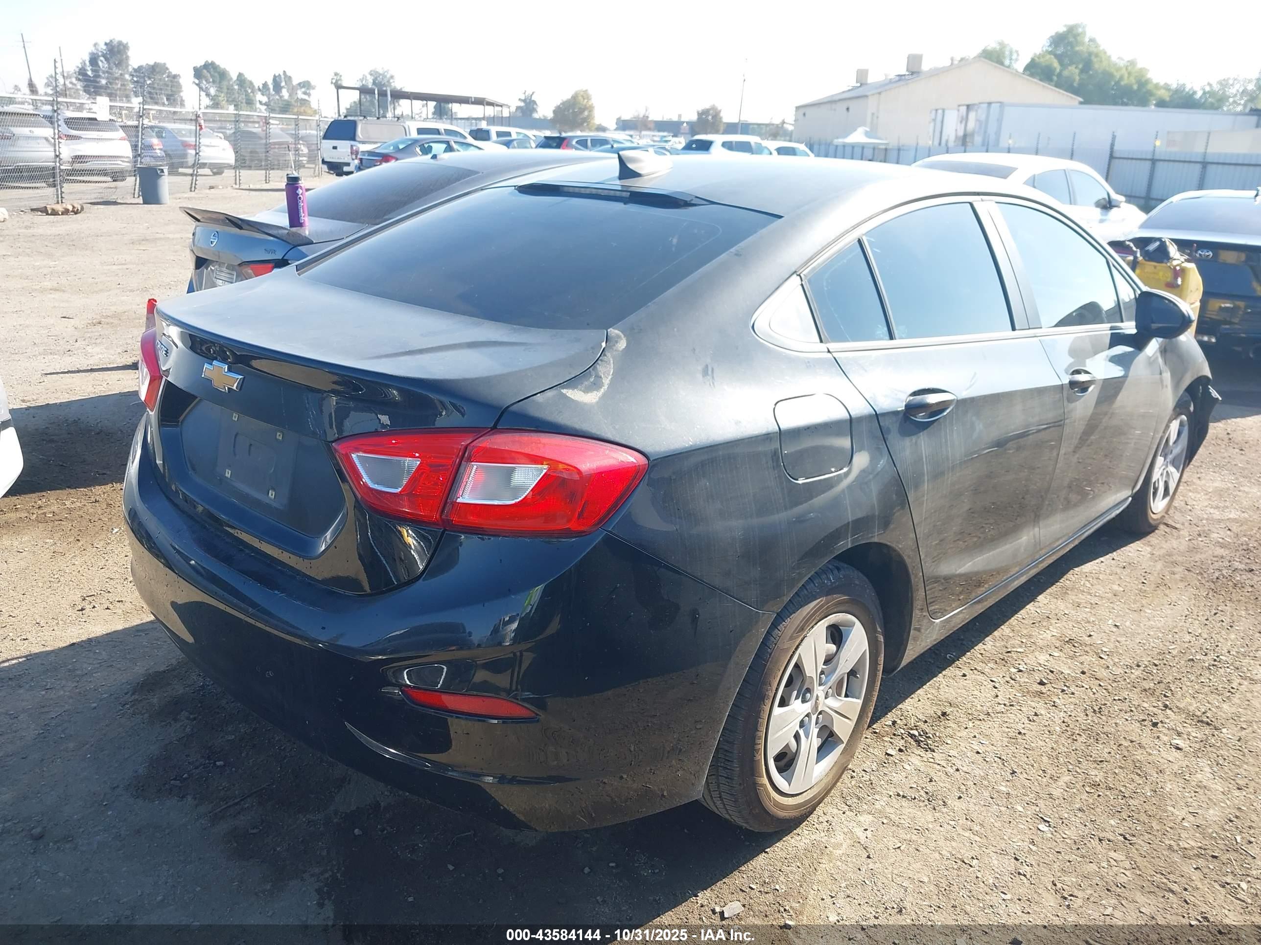 CHEVROLET CRUZE image 4