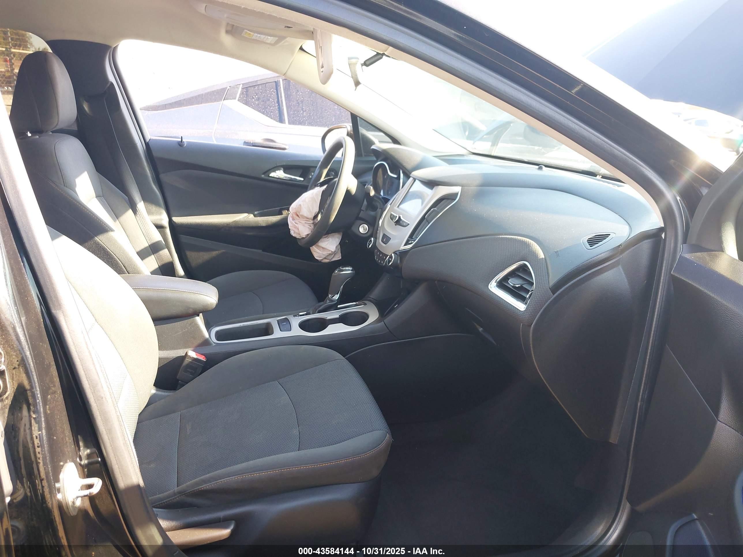 CHEVROLET CRUZE image 5