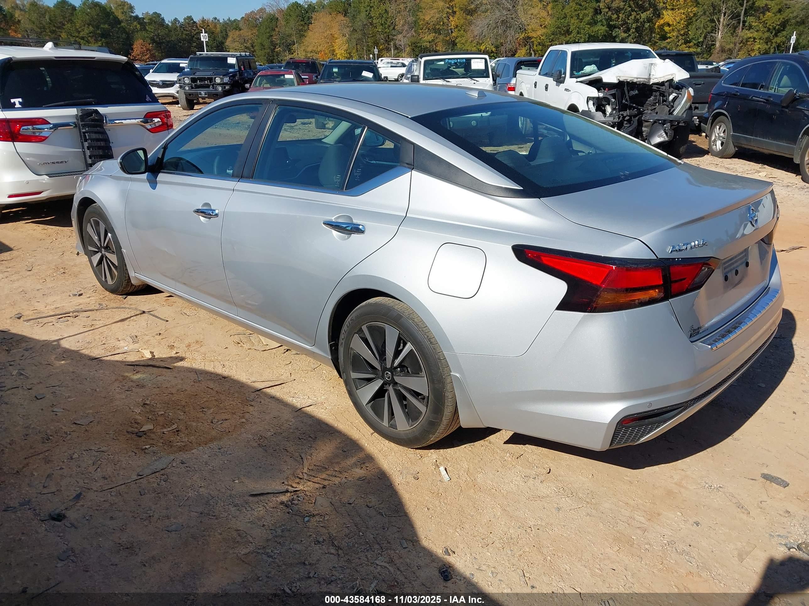NISSAN ALTIMA image 3