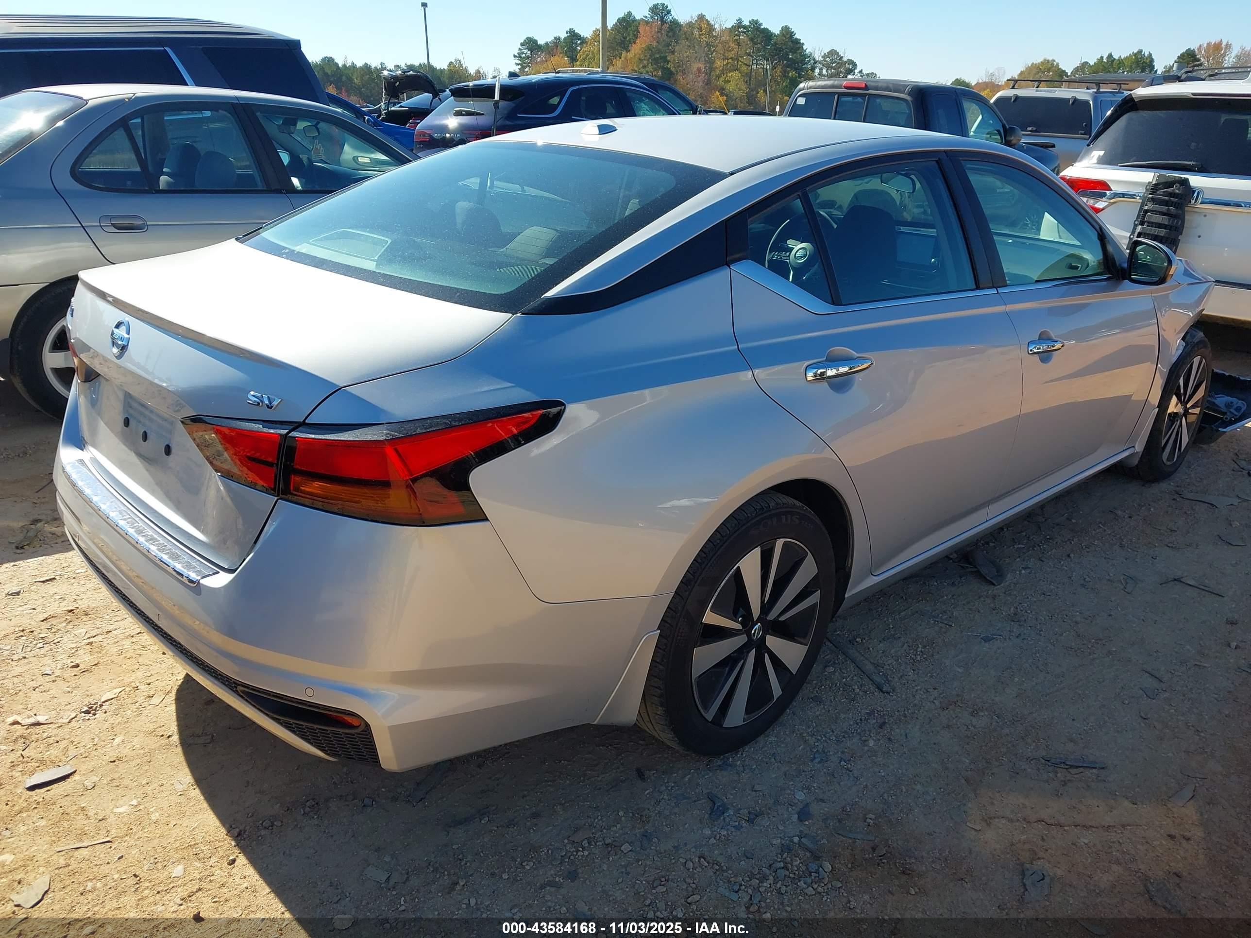 NISSAN ALTIMA image 4