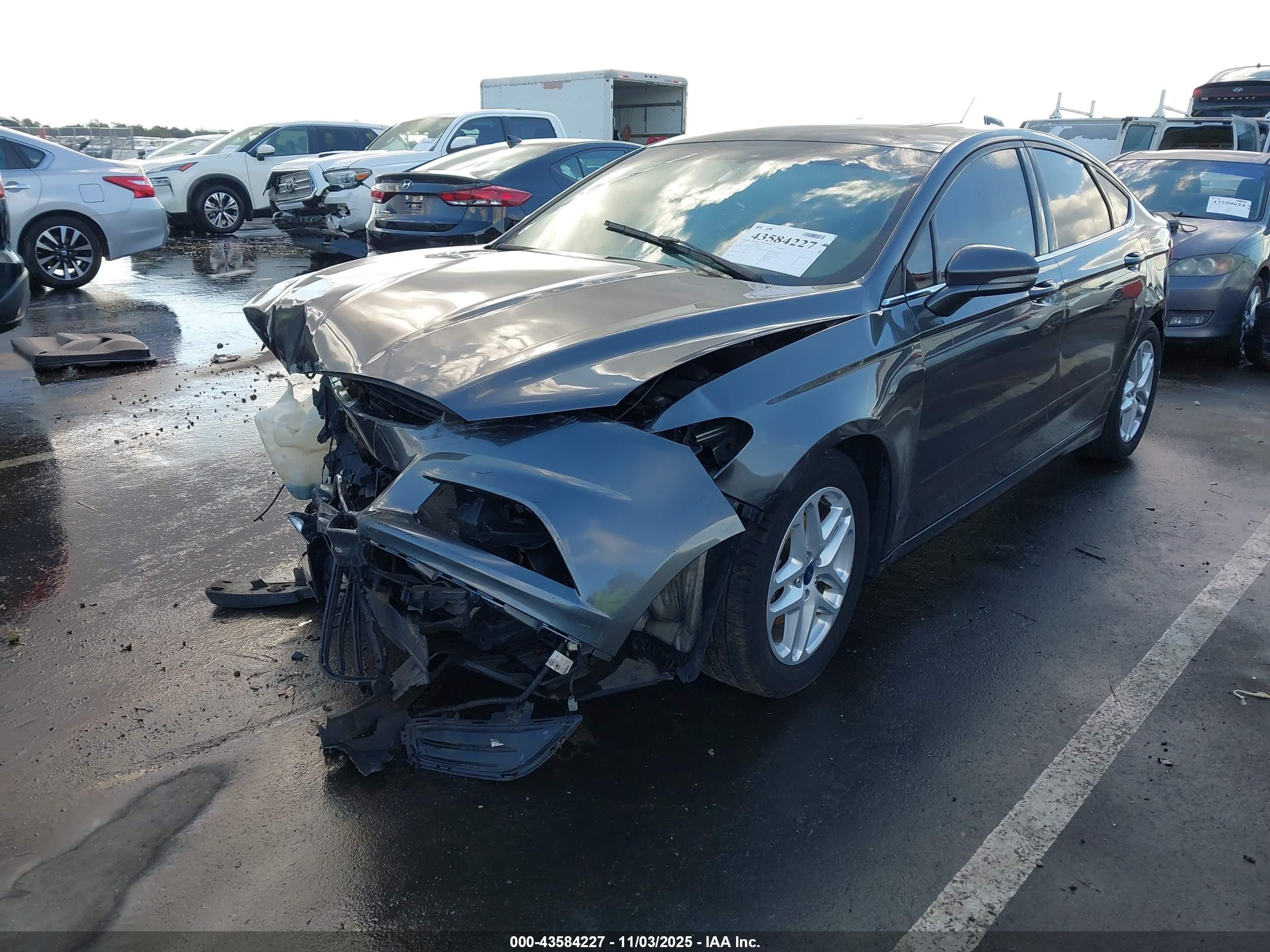 FORD FUSION image 2
