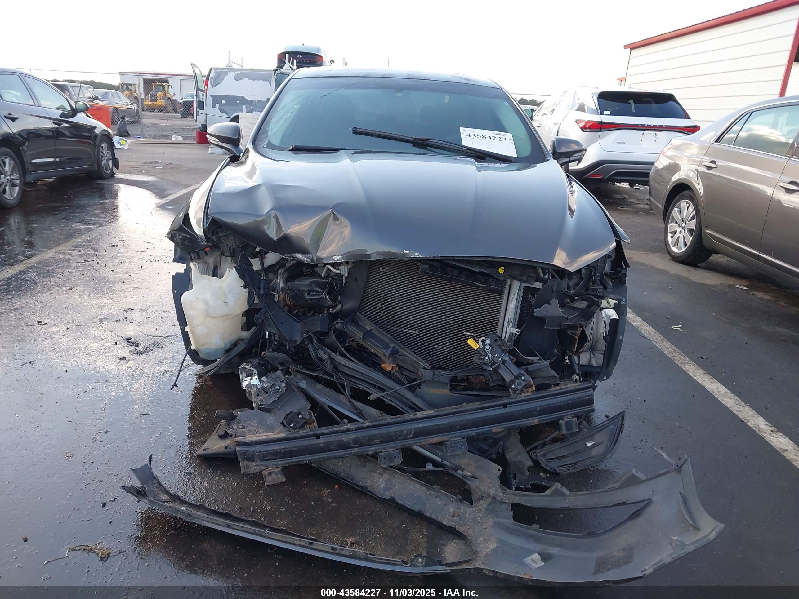 FORD FUSION image 6