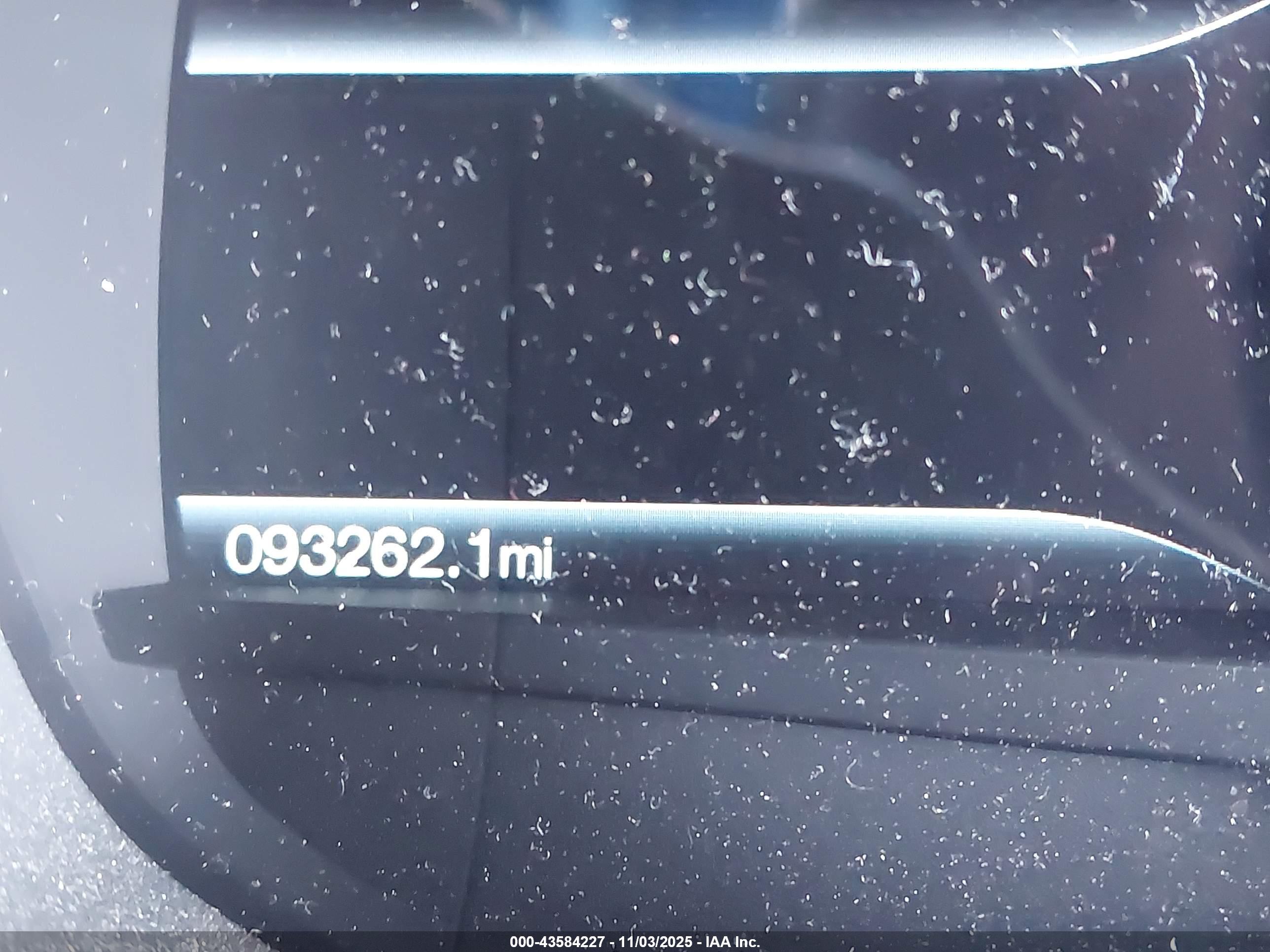 FORD FUSION image 7