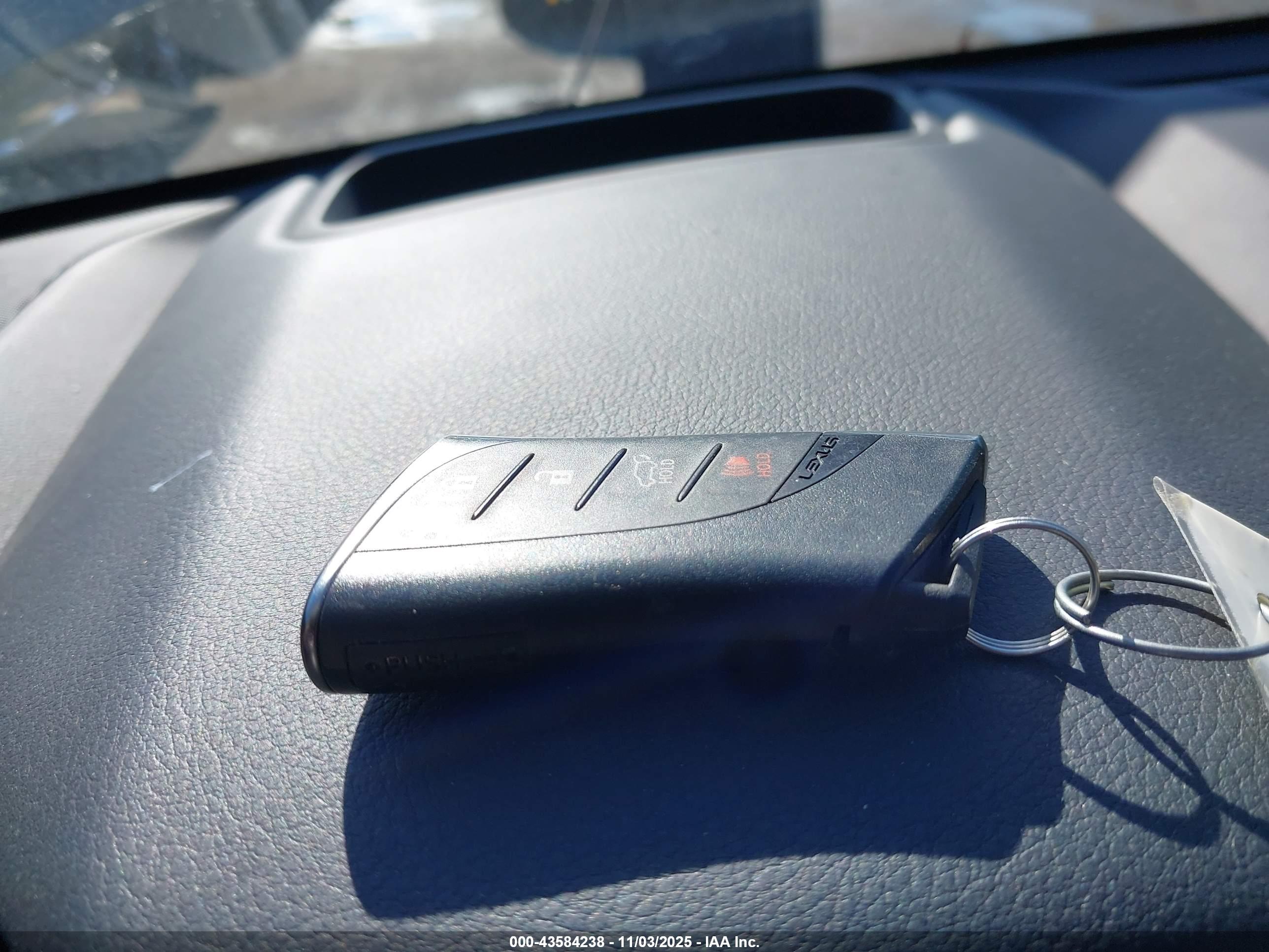 LEXUS NX image 11