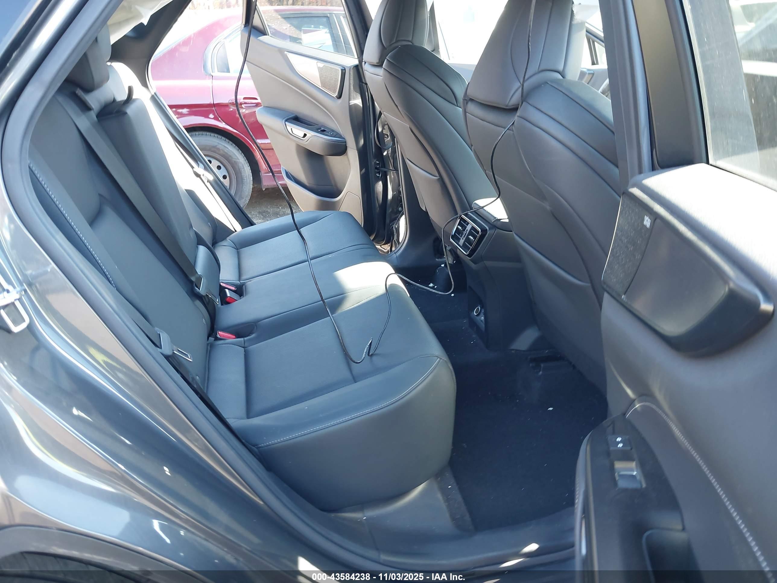 LEXUS NX image 8