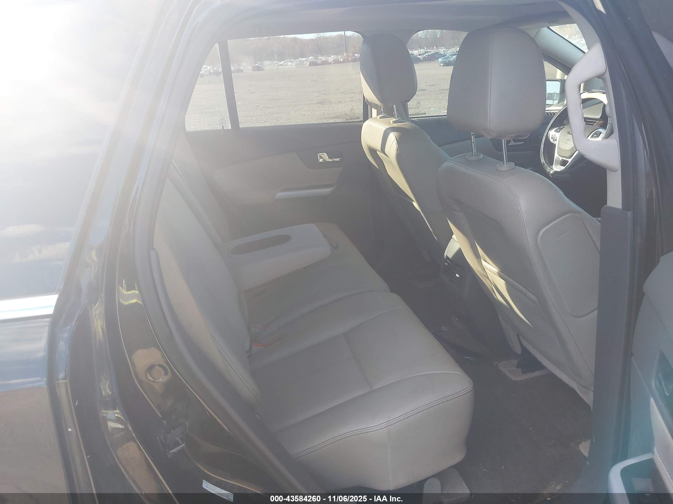 FORD EDGE image 8