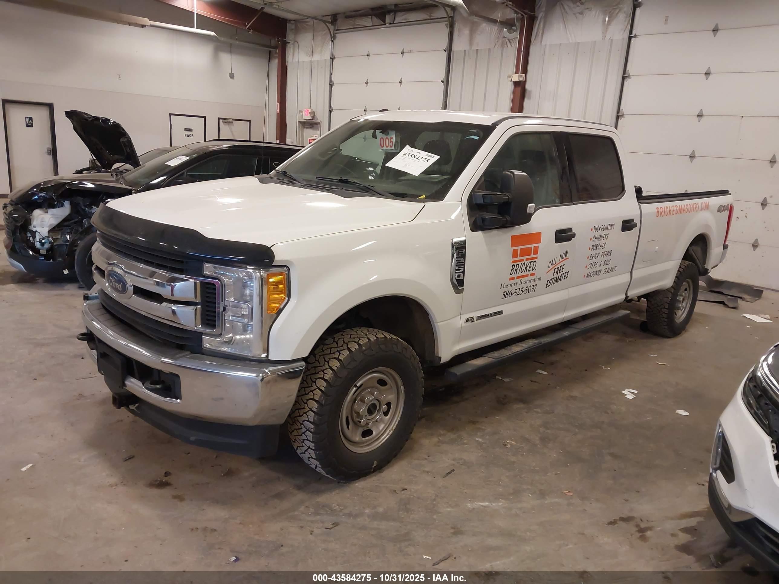 FORD F-250 image 2
