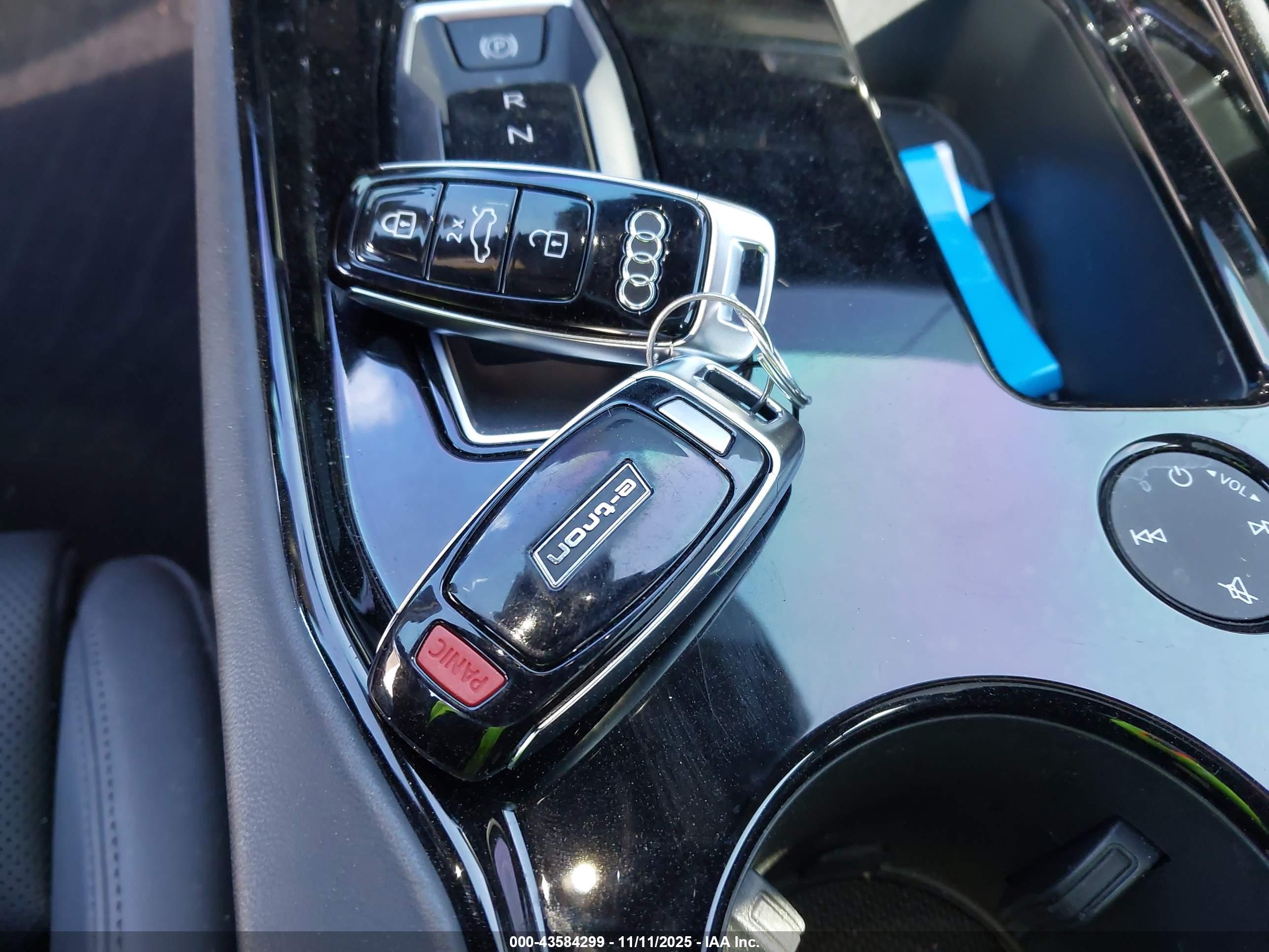 AUDI E-TRON image 11