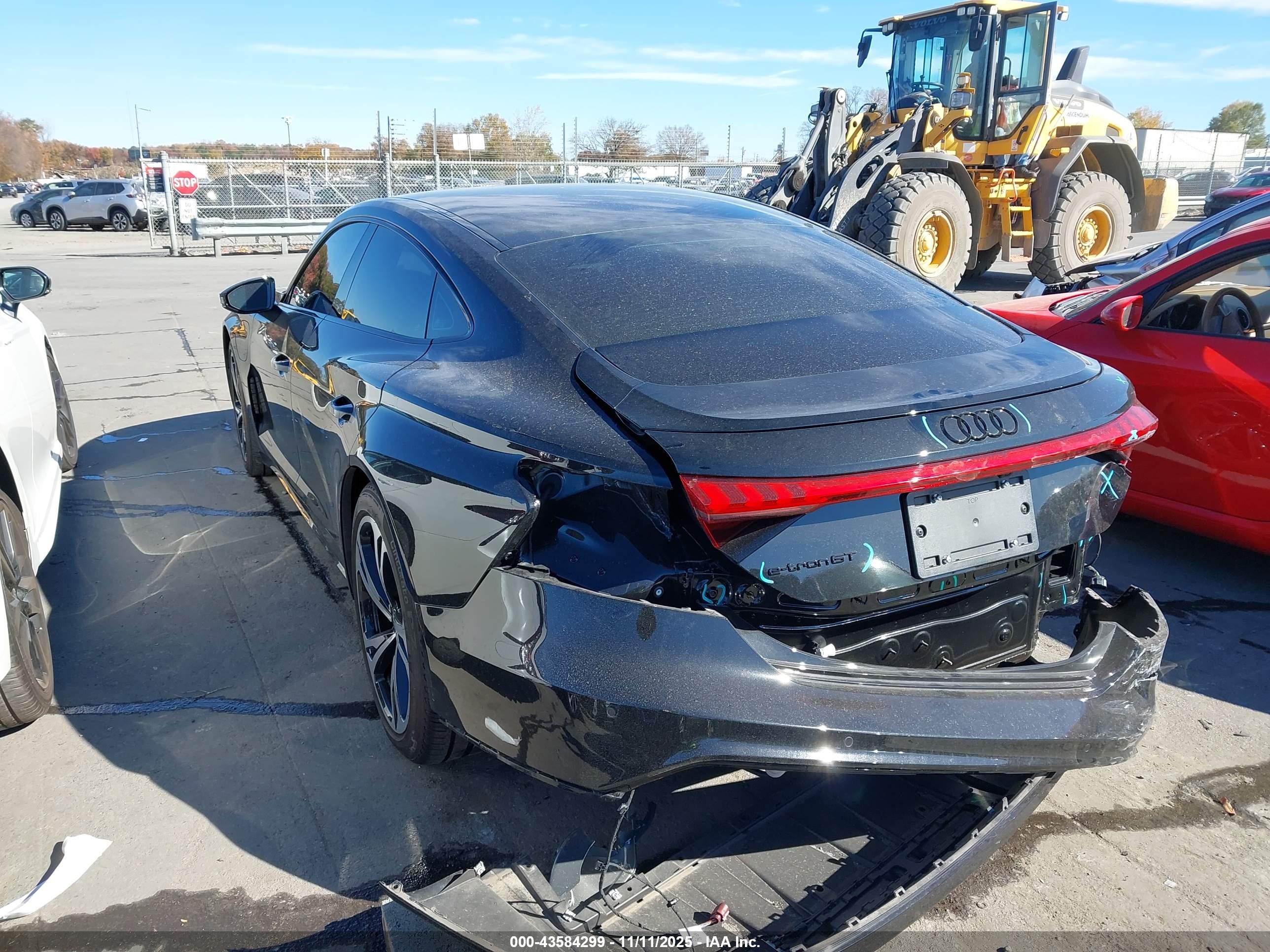 AUDI E-TRON image 3