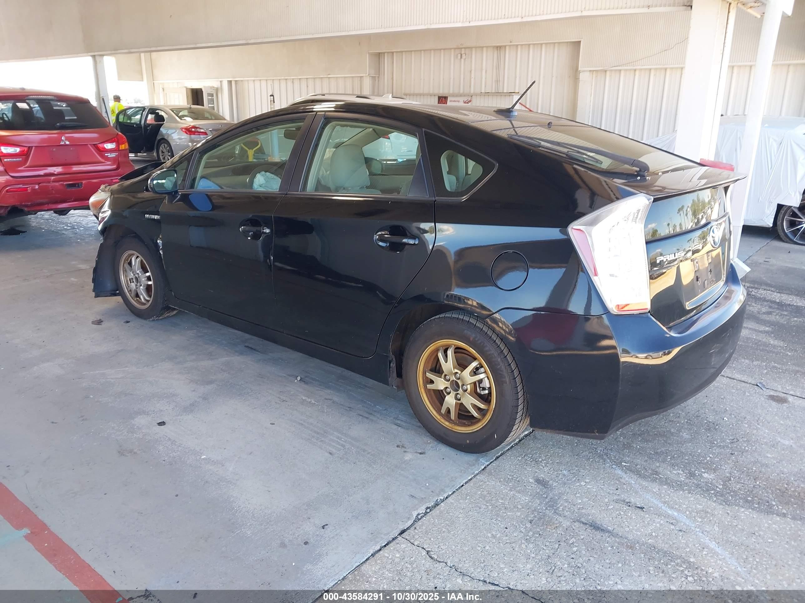 TOYOTA PRIUS image 3