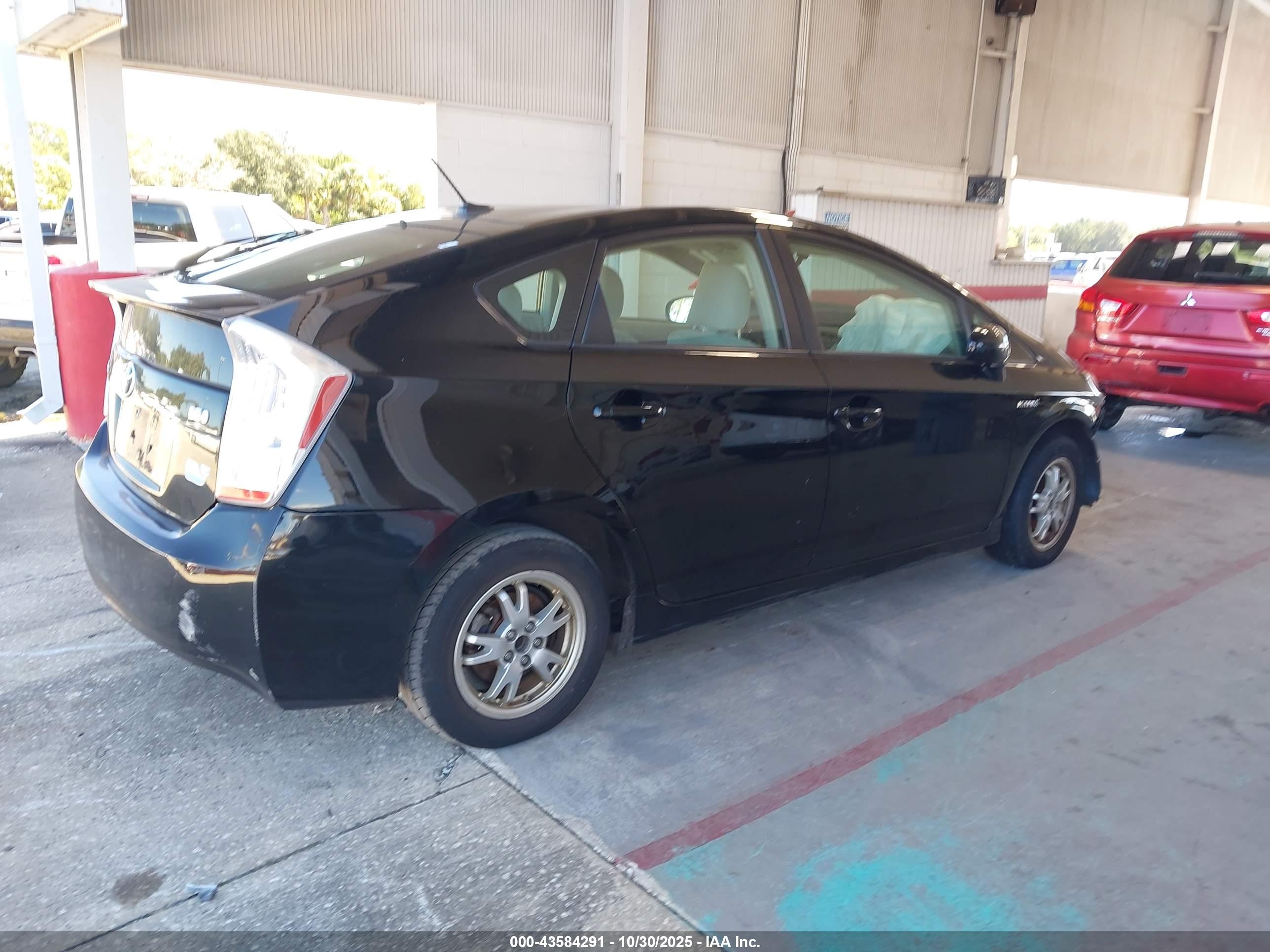 TOYOTA PRIUS image 4