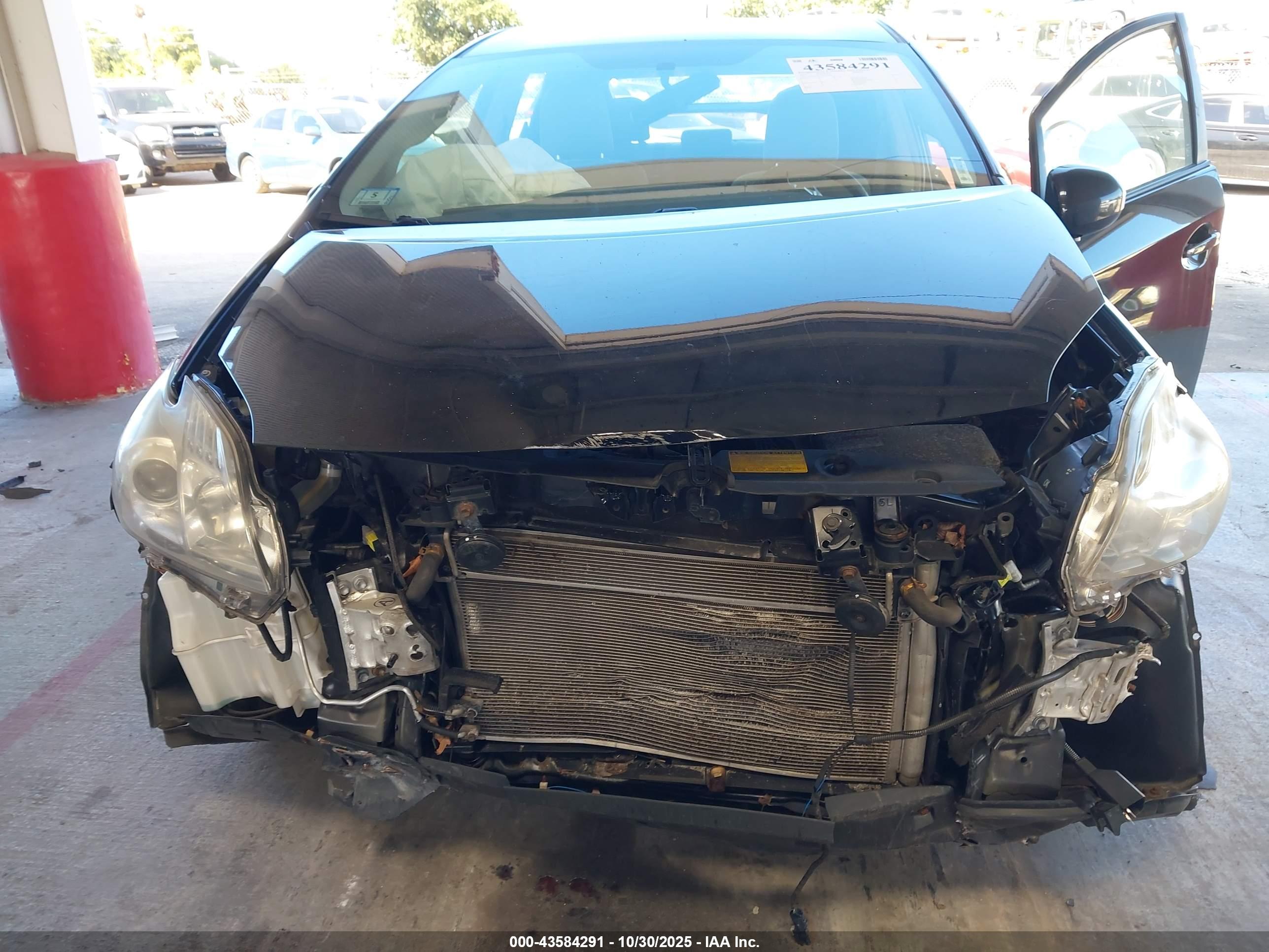 TOYOTA PRIUS image 6