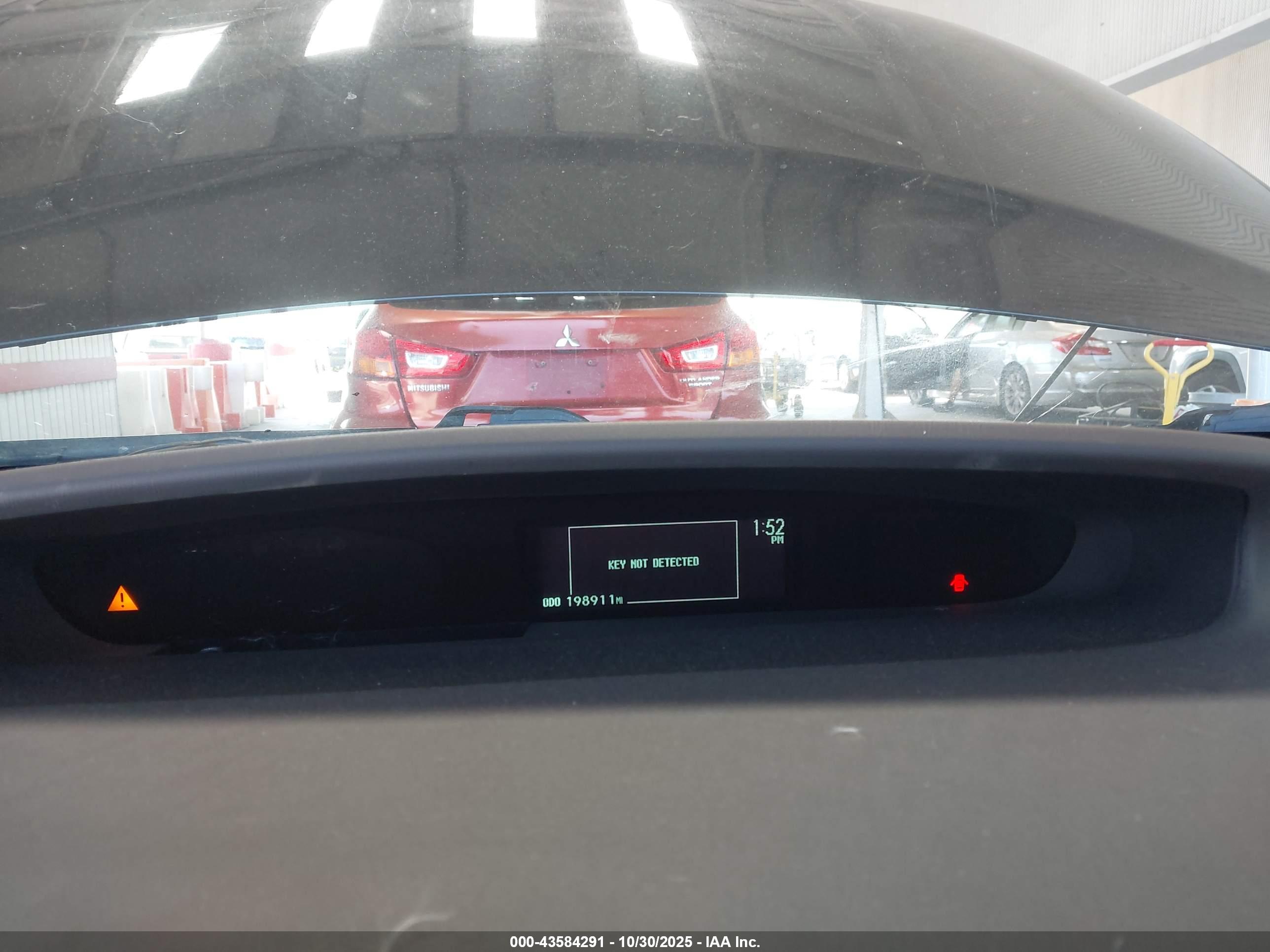 TOYOTA PRIUS image 7