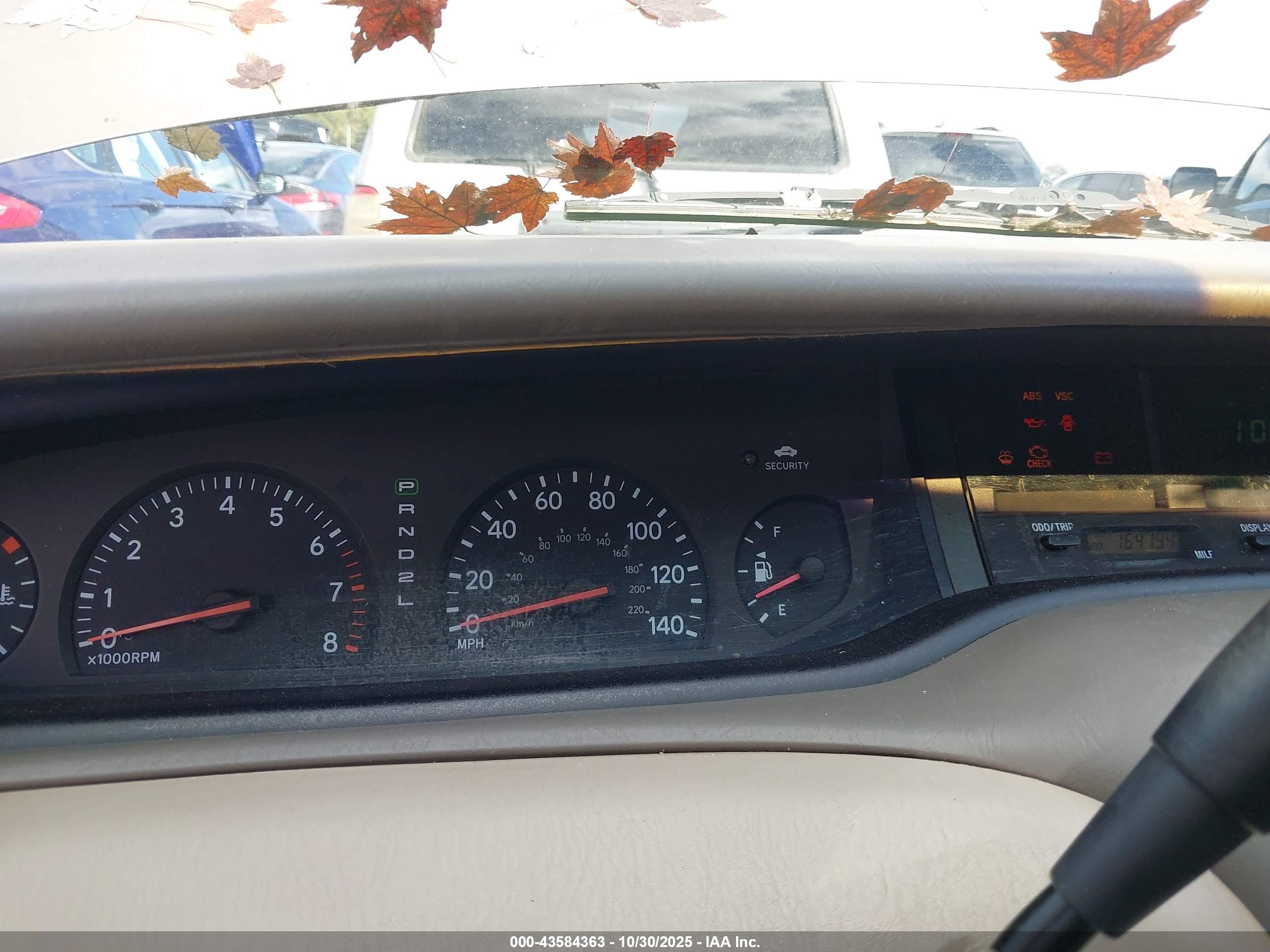 TOYOTA AVALON image 7