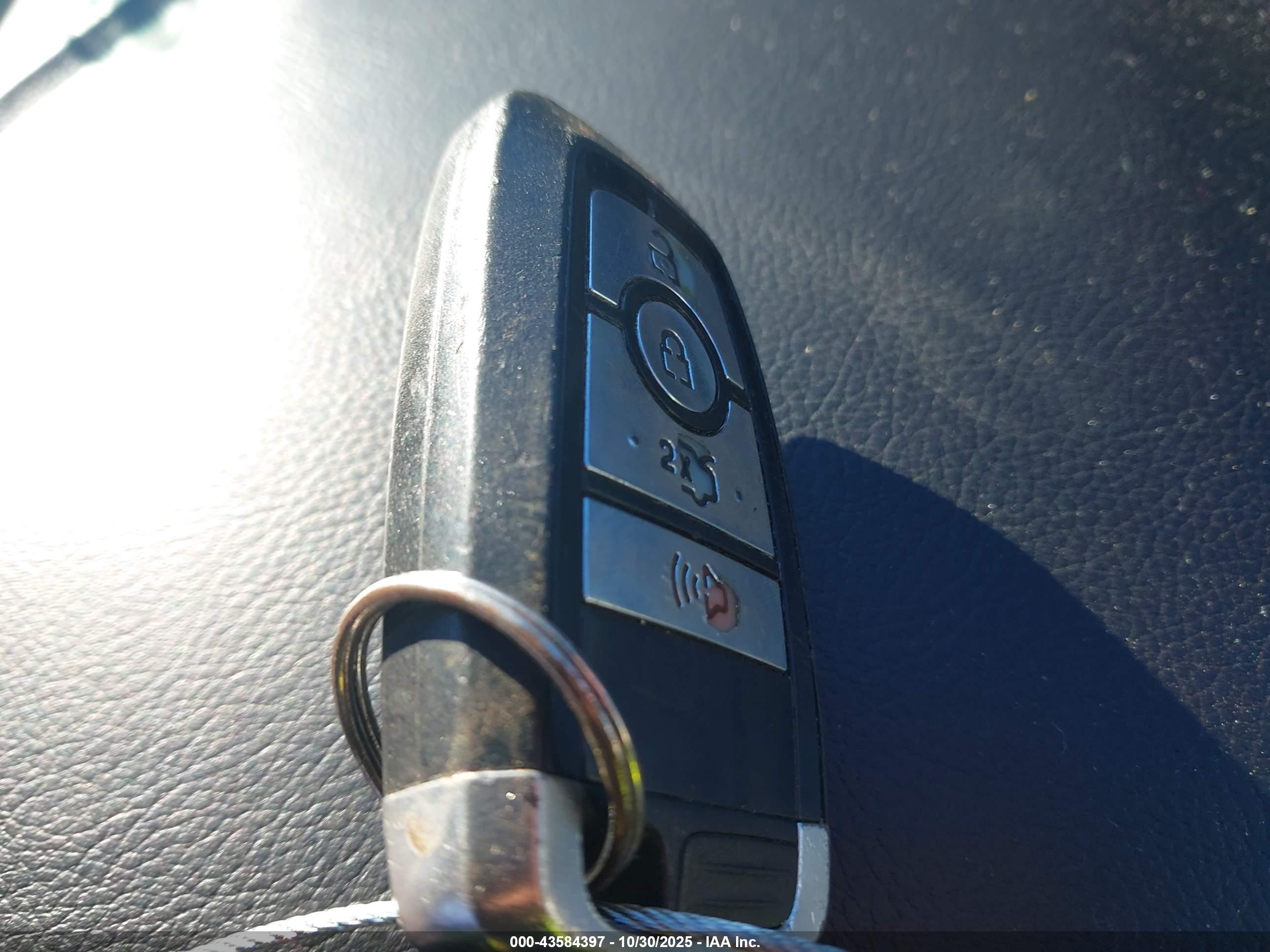 FORD FUSION image 11