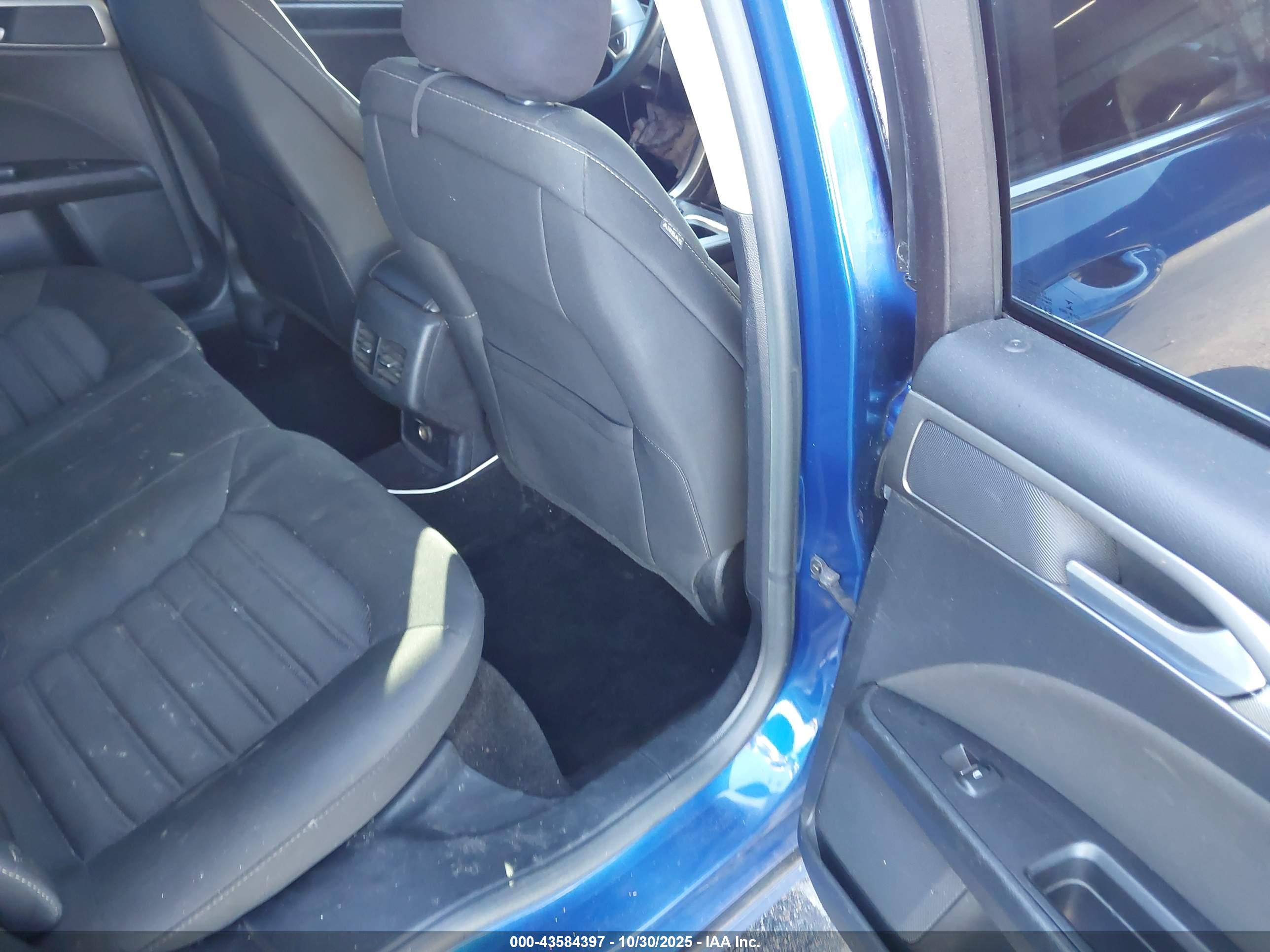 FORD FUSION image 8