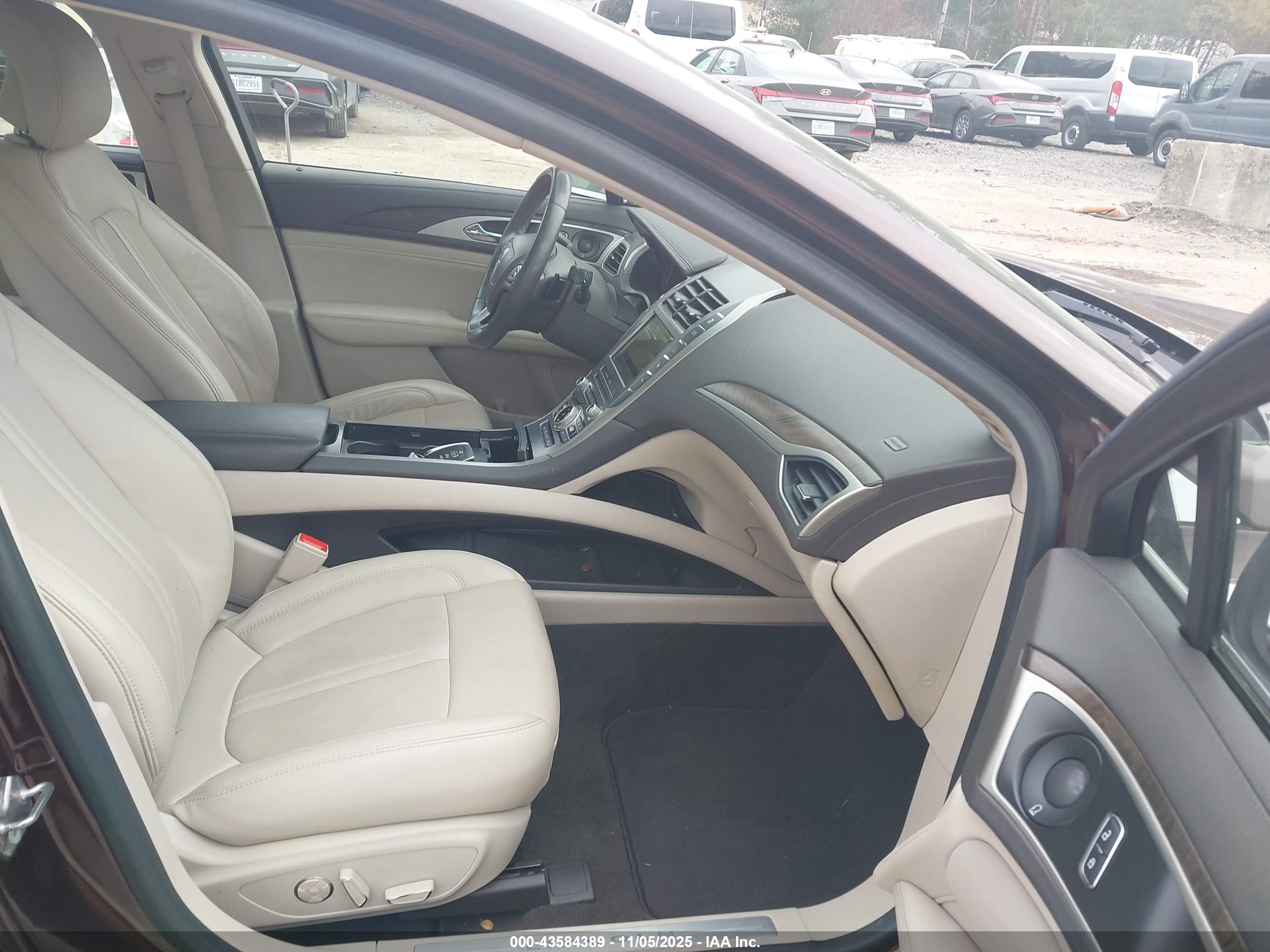 LINCOLN MKZ image 5