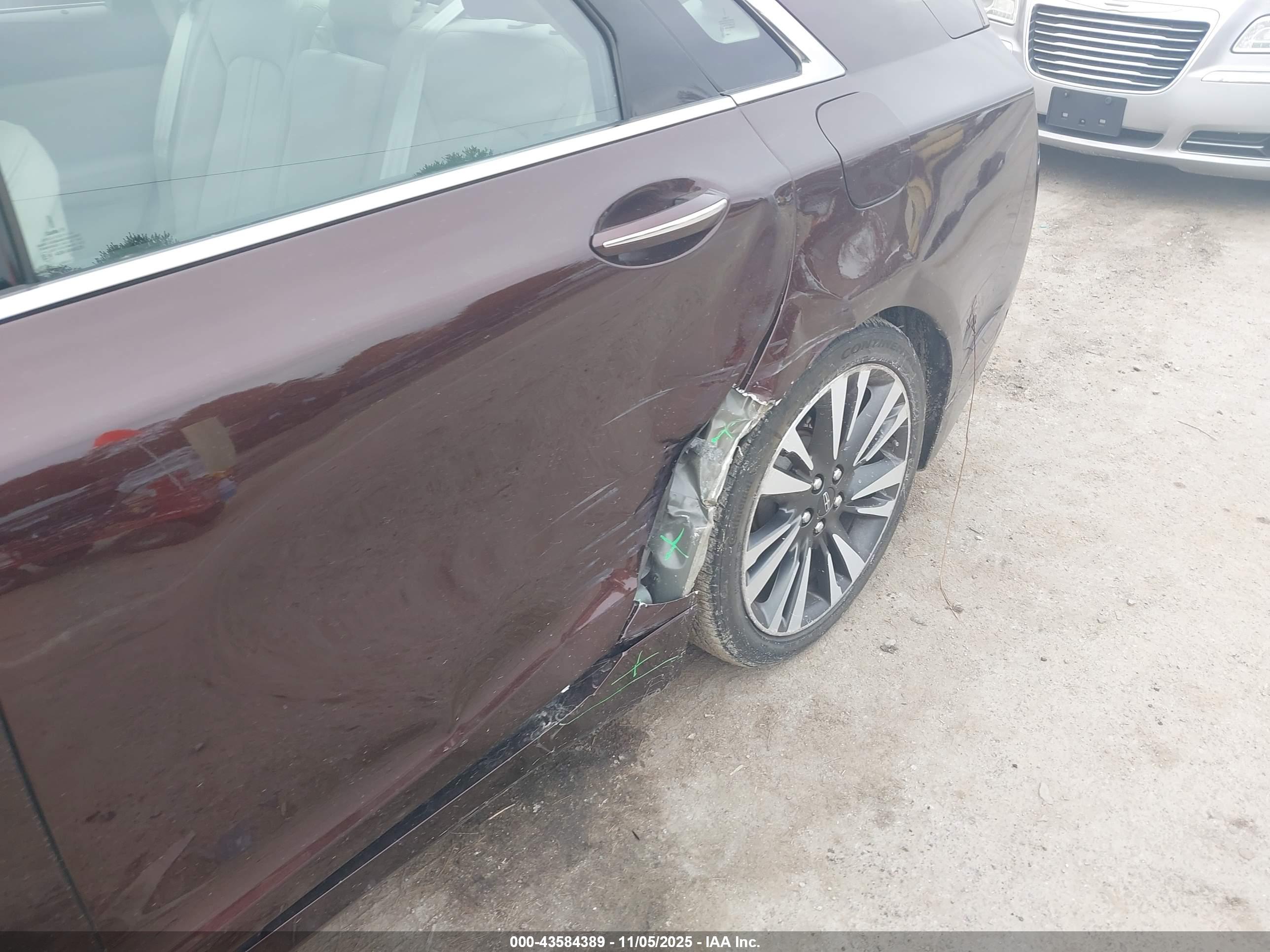 LINCOLN MKZ image 6