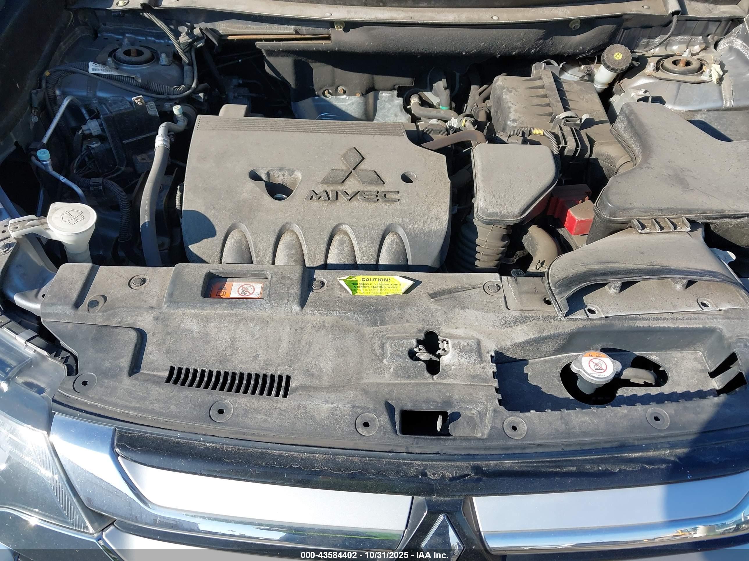 MITSUBISHI OUTLANDER image 10