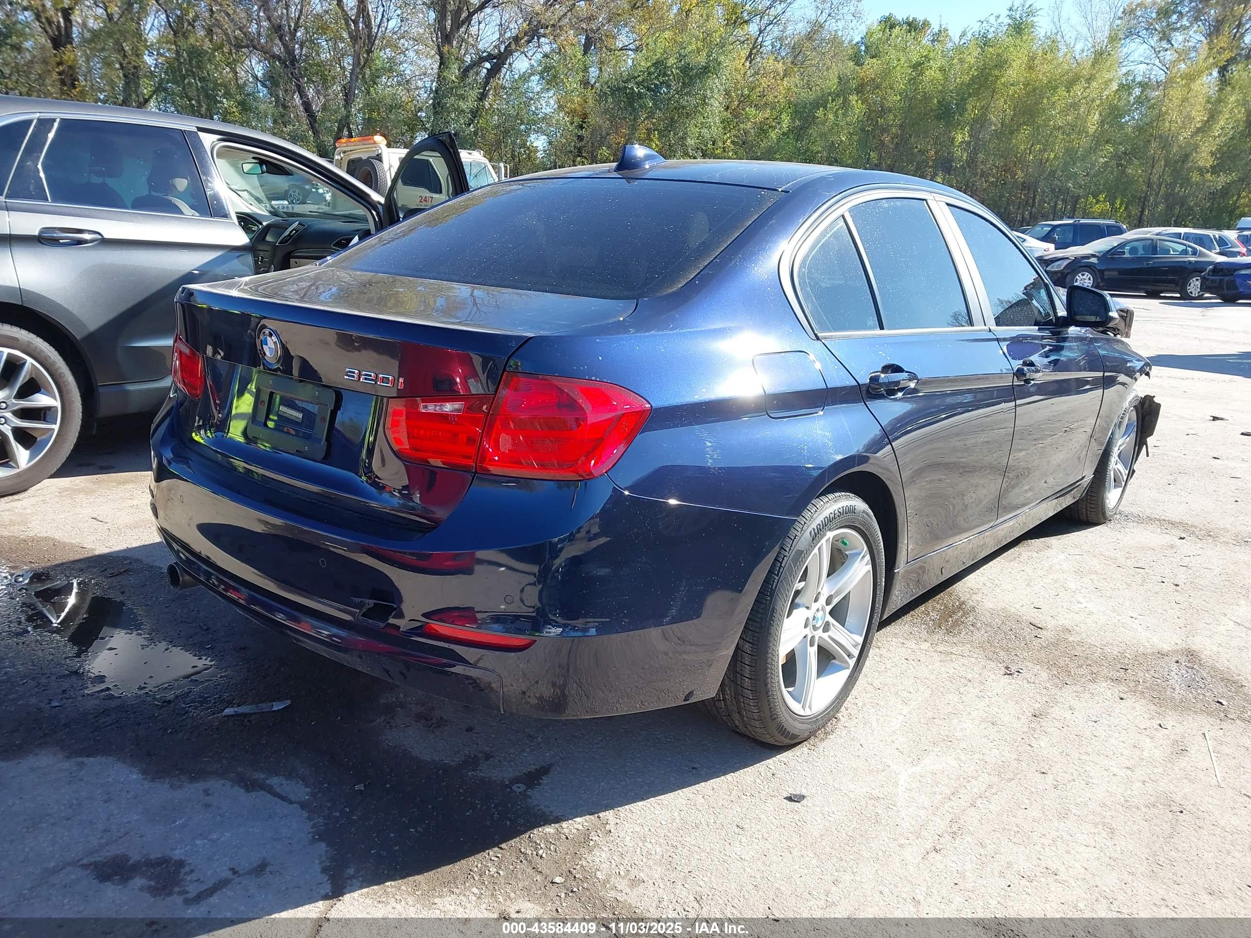 BMW 320I image 4