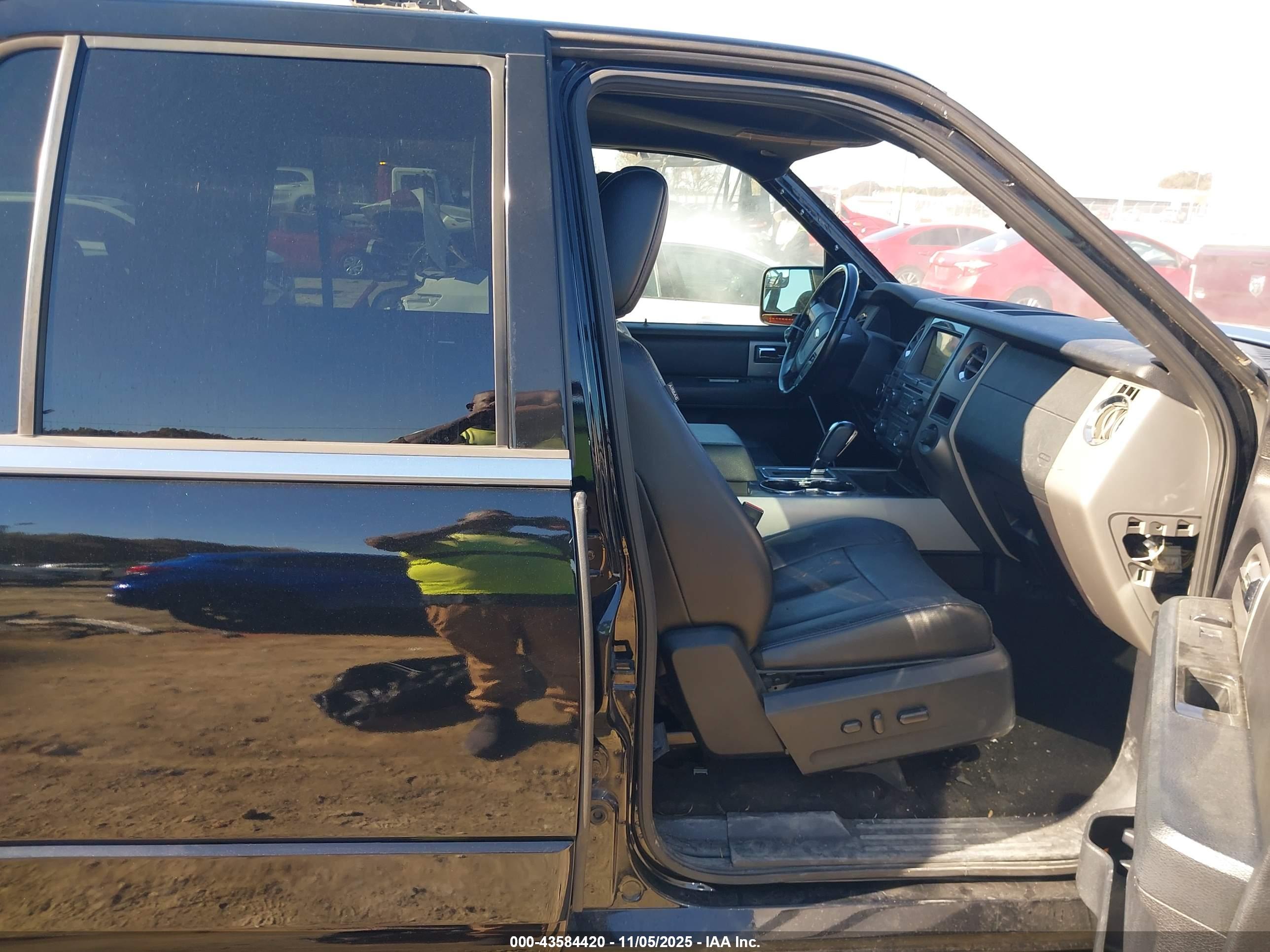 FORD EXPEDITION image 5