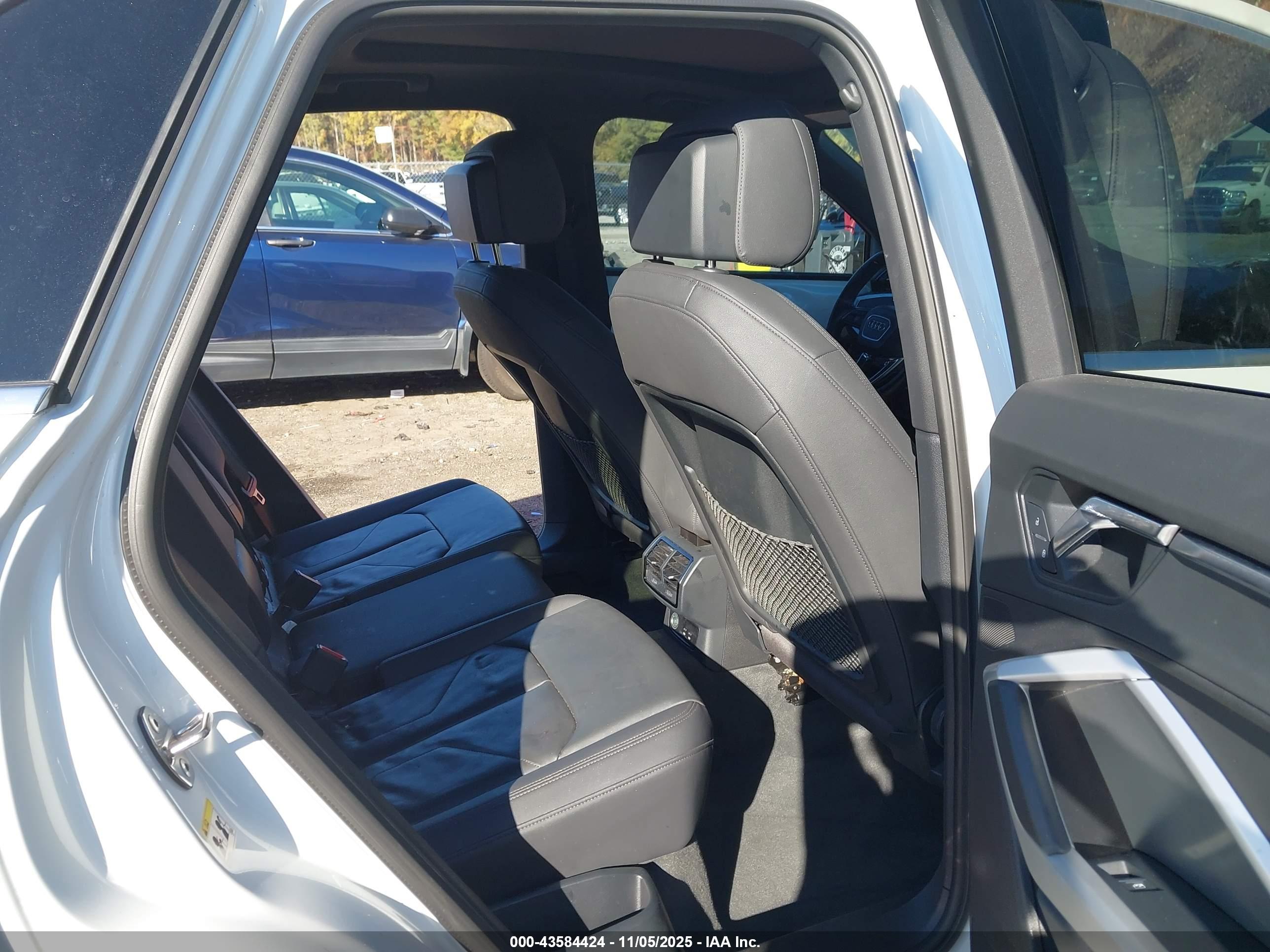 AUDI Q3 image 8