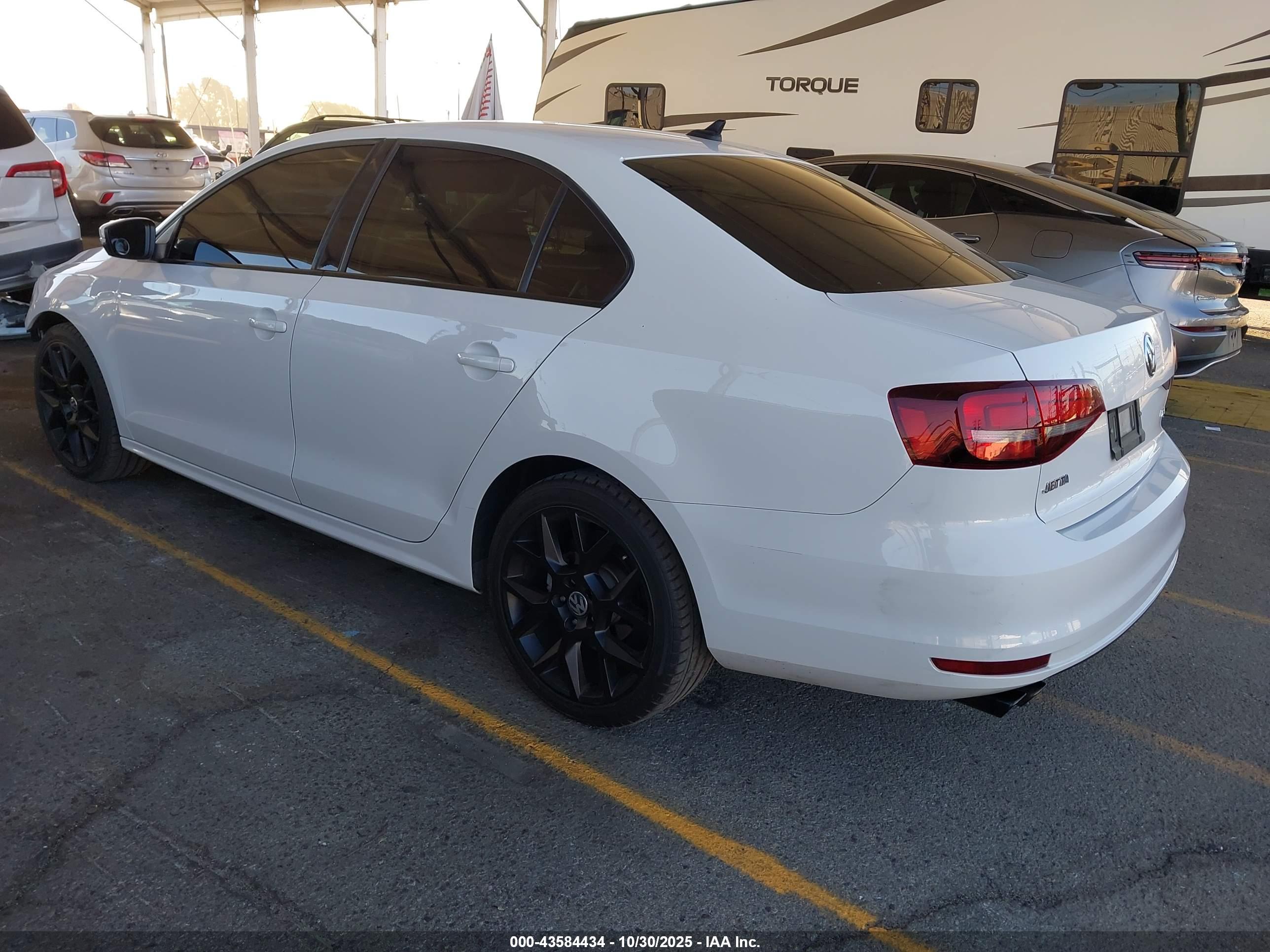 VOLKSWAGEN JETTA image 3